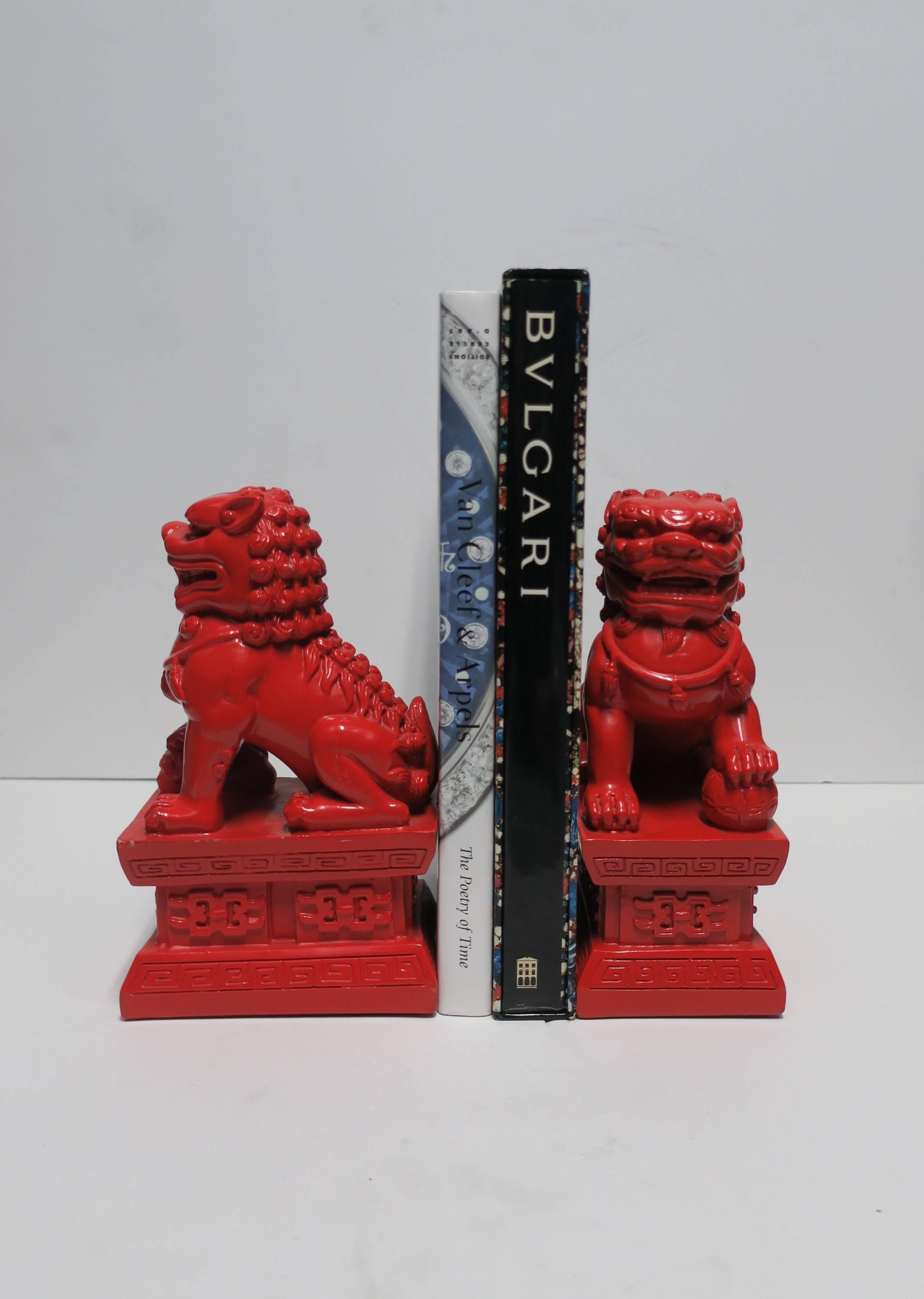 20th Century Pair of Red Foo Dogs or Lions Bookends or Decorative Objects