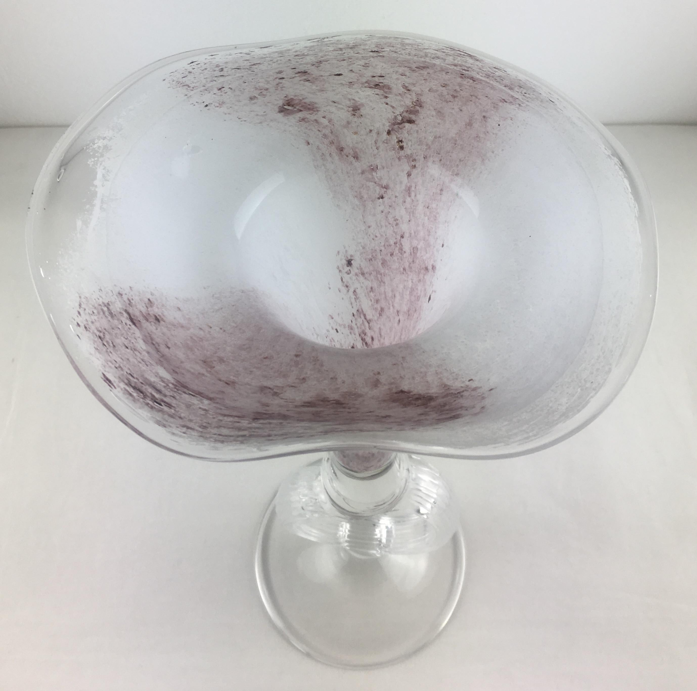 Centrotavola alto in vetro soffiato a mano Epergne di Biot France In condizioni buone in vendita a Miami, FL