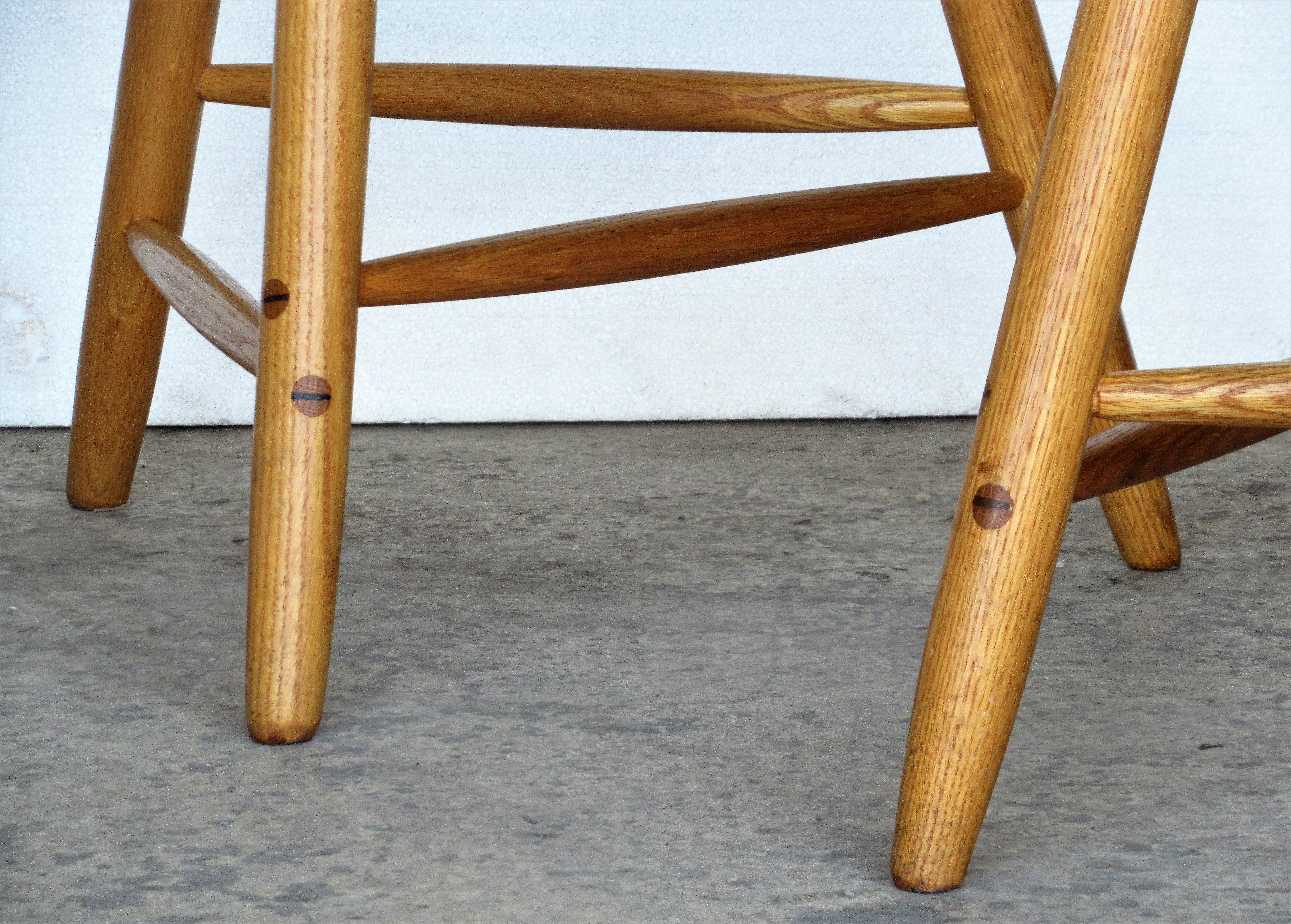 Drehhocker mit drehbarer Sitzfläche von Kai Pedersen Woodworking Studio, USA, 1980 (Tischlerei) im Angebot