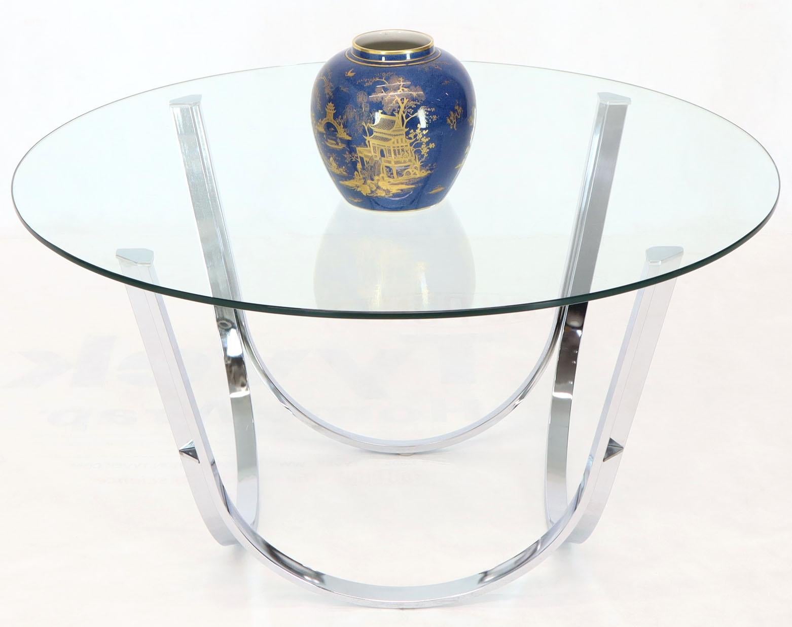 Tall Round Center Coffee Table Chrome and Glass In Good Condition For Sale In Rockaway, NJ
