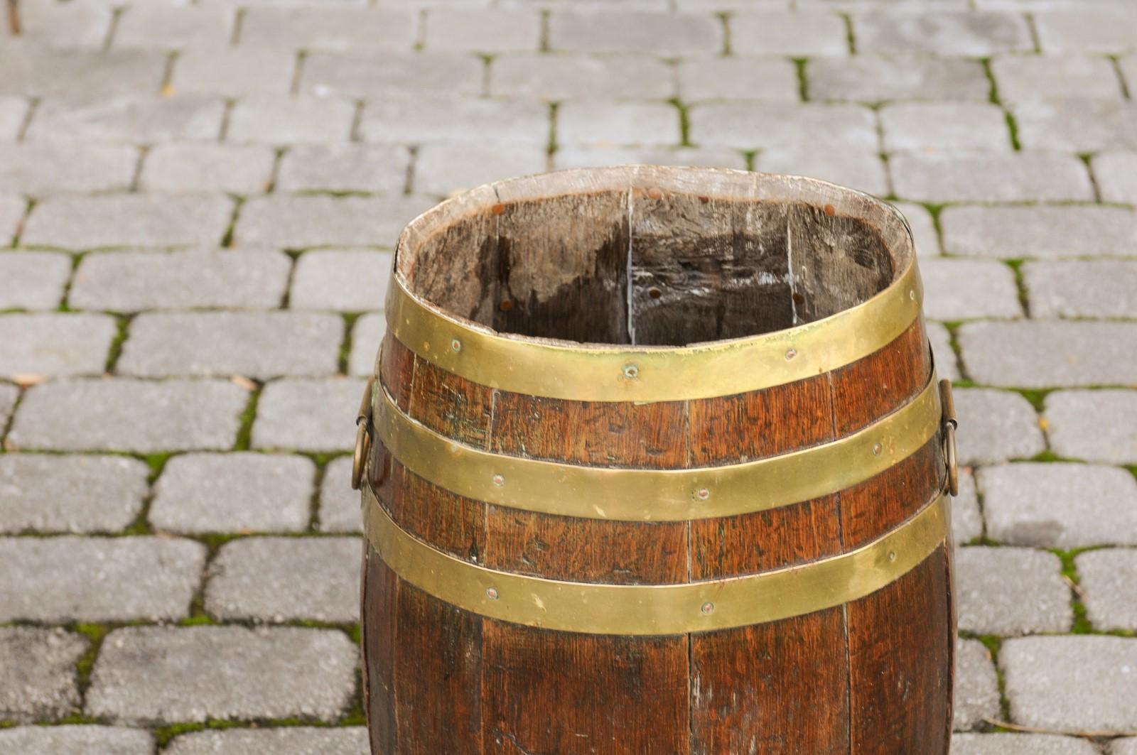 Tall Rustic English Oval Oak Barrel with Brass Braces and Handles, circa 1880 In Good Condition In Atlanta, GA