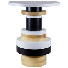 Table de chevet « Tall Sass » de Souda, grand plateau en marbre, fabriquée sur commande