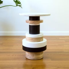 Mesa auxiliar alta Sass de Souda, tapa de mármol pequeña, por encargo