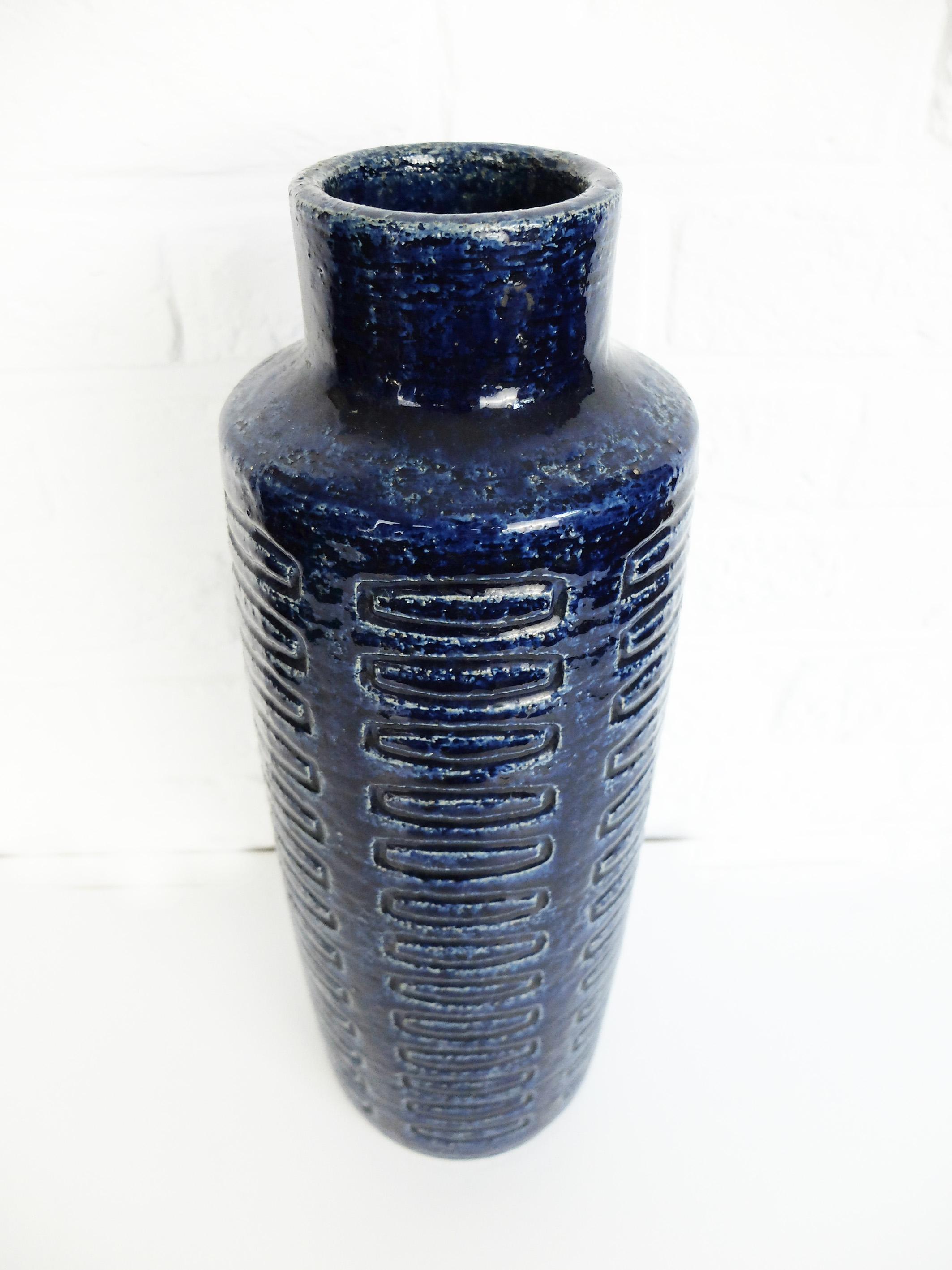 Große skandinavische kobaltblaue Keramikvase C15 von Linnemann-Schmidt für Palshus (Skandinavische Moderne) im Angebot