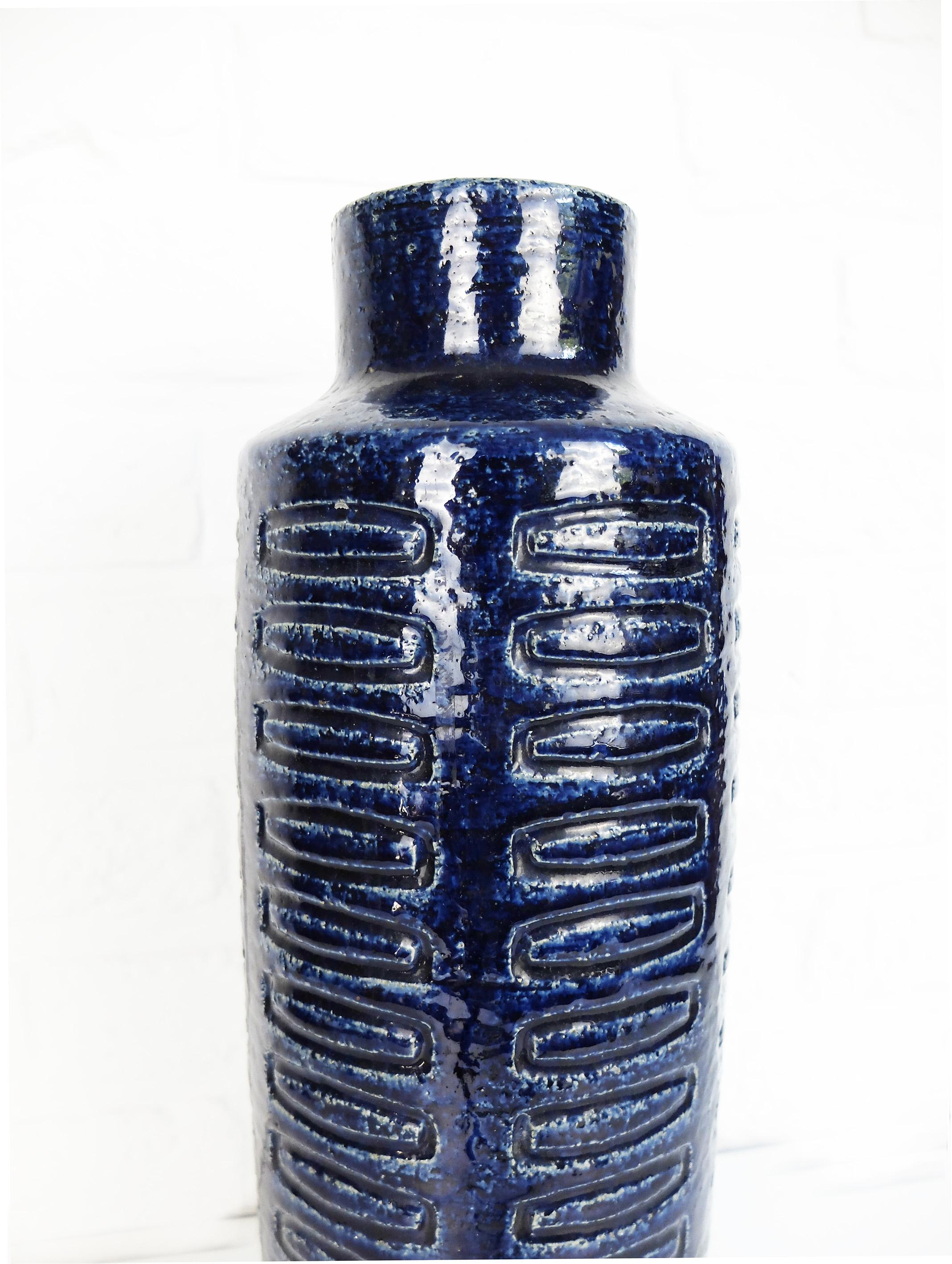 Große skandinavische kobaltblaue Keramikvase C15 von Linnemann-Schmidt für Palshus (Handgefertigt) im Angebot
