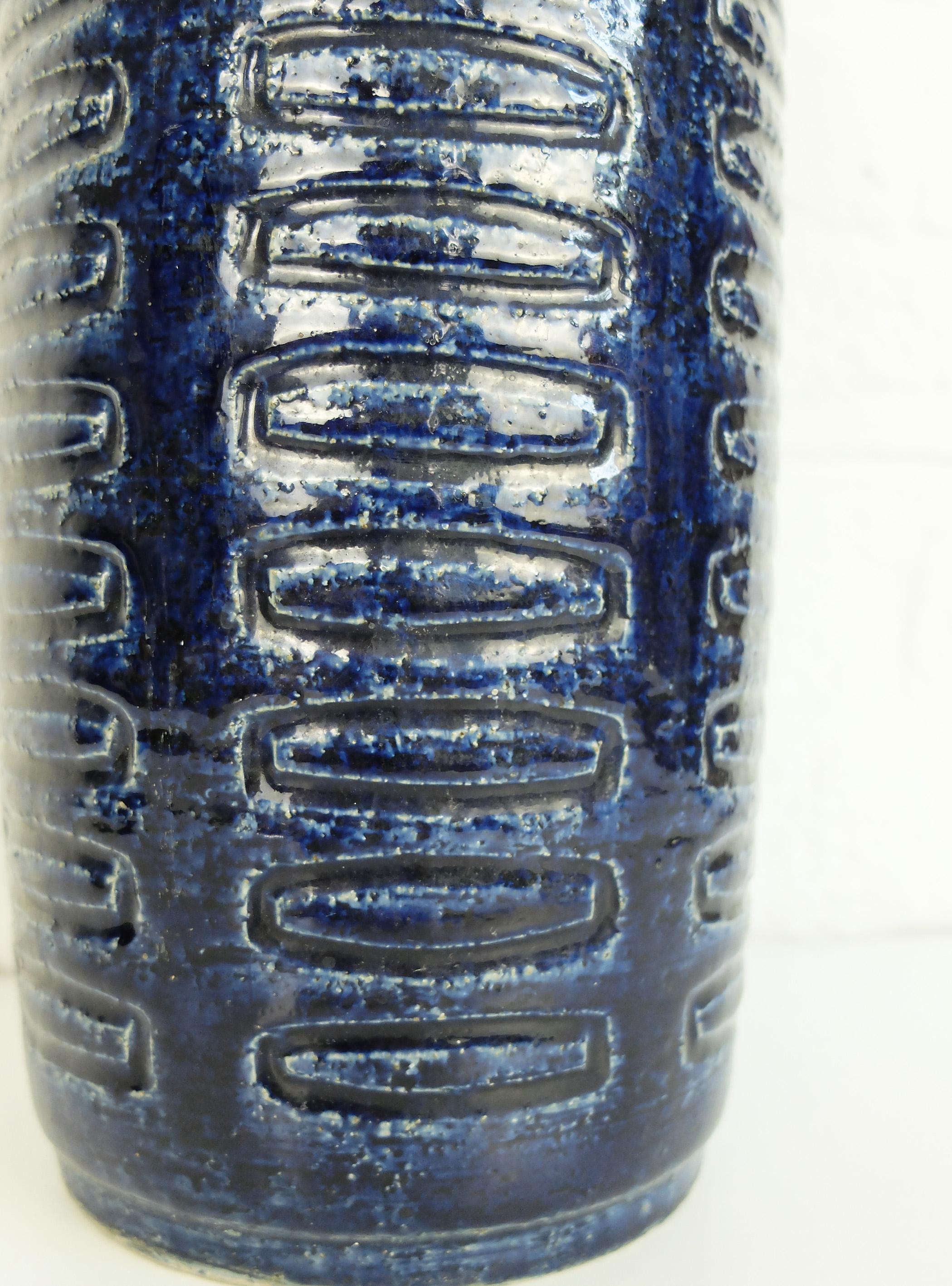 Große skandinavische kobaltblaue Keramikvase C15 von Linnemann-Schmidt für Palshus (20. Jahrhundert) im Angebot