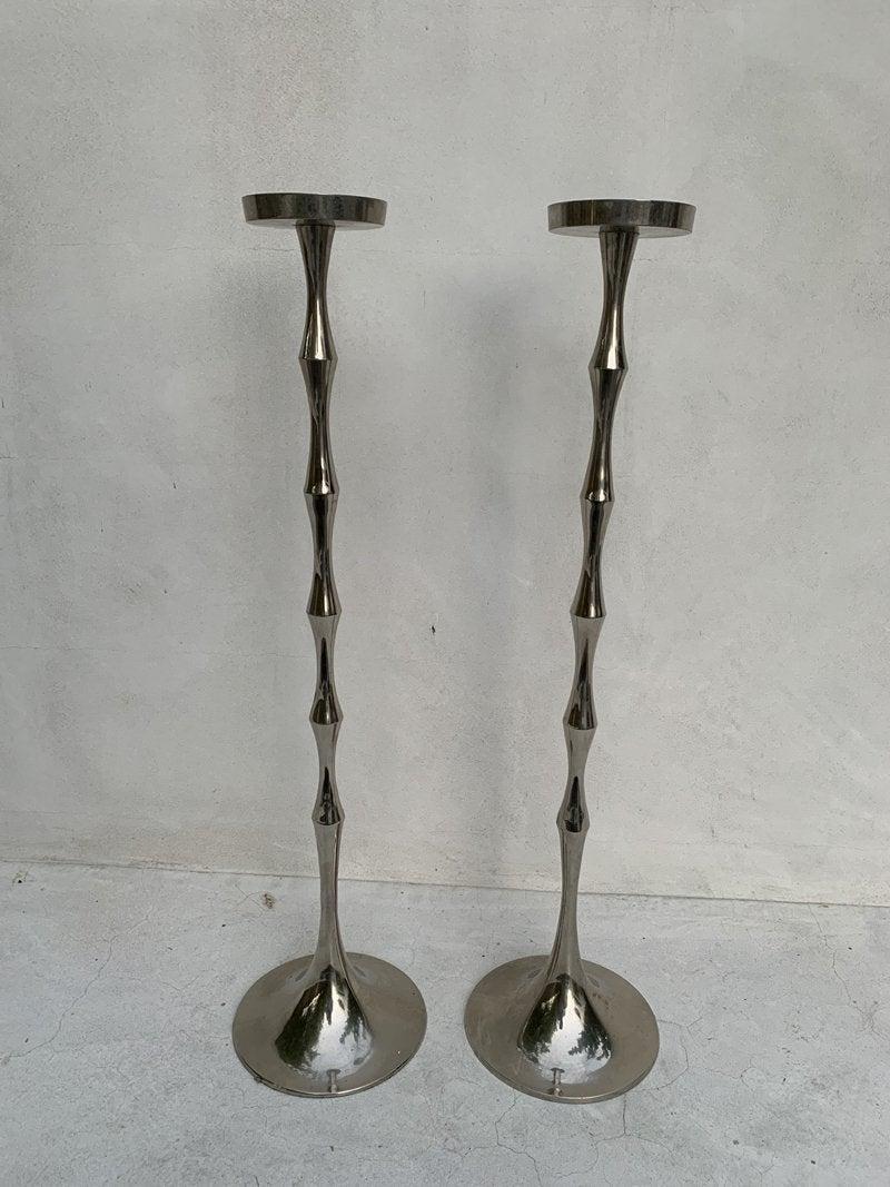 Moderno Portacandele alti e scultorei in acciaio inossidabile in vendita