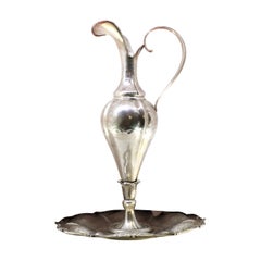 Großer silberner Wasserkrug