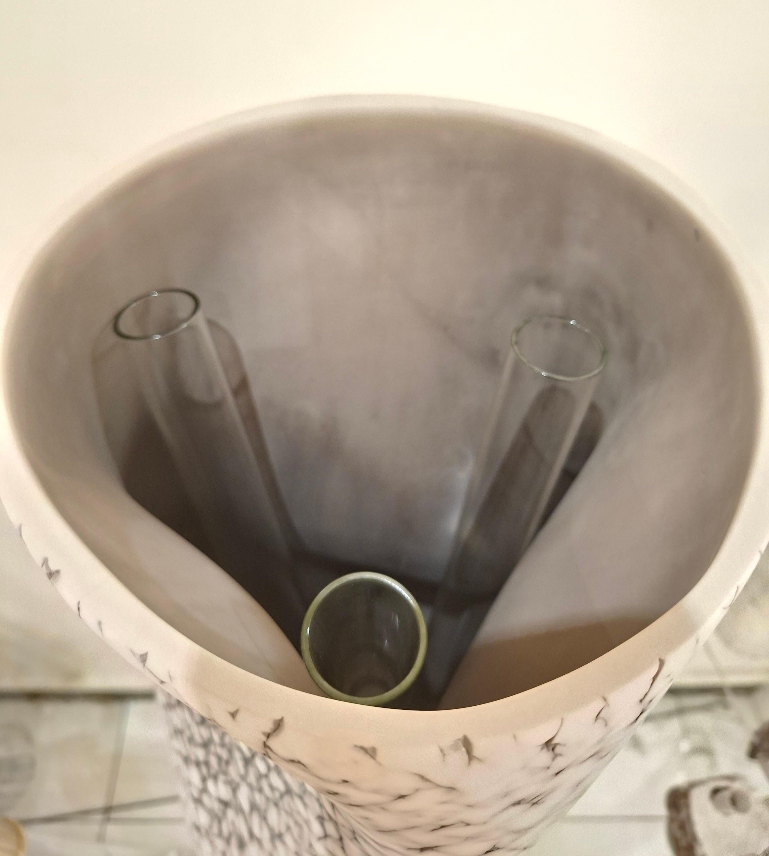 Vaso alto e sinuoso in ceramica di Gilles Caffier, edizione limitata 2016 n°13/40 in vendita 6