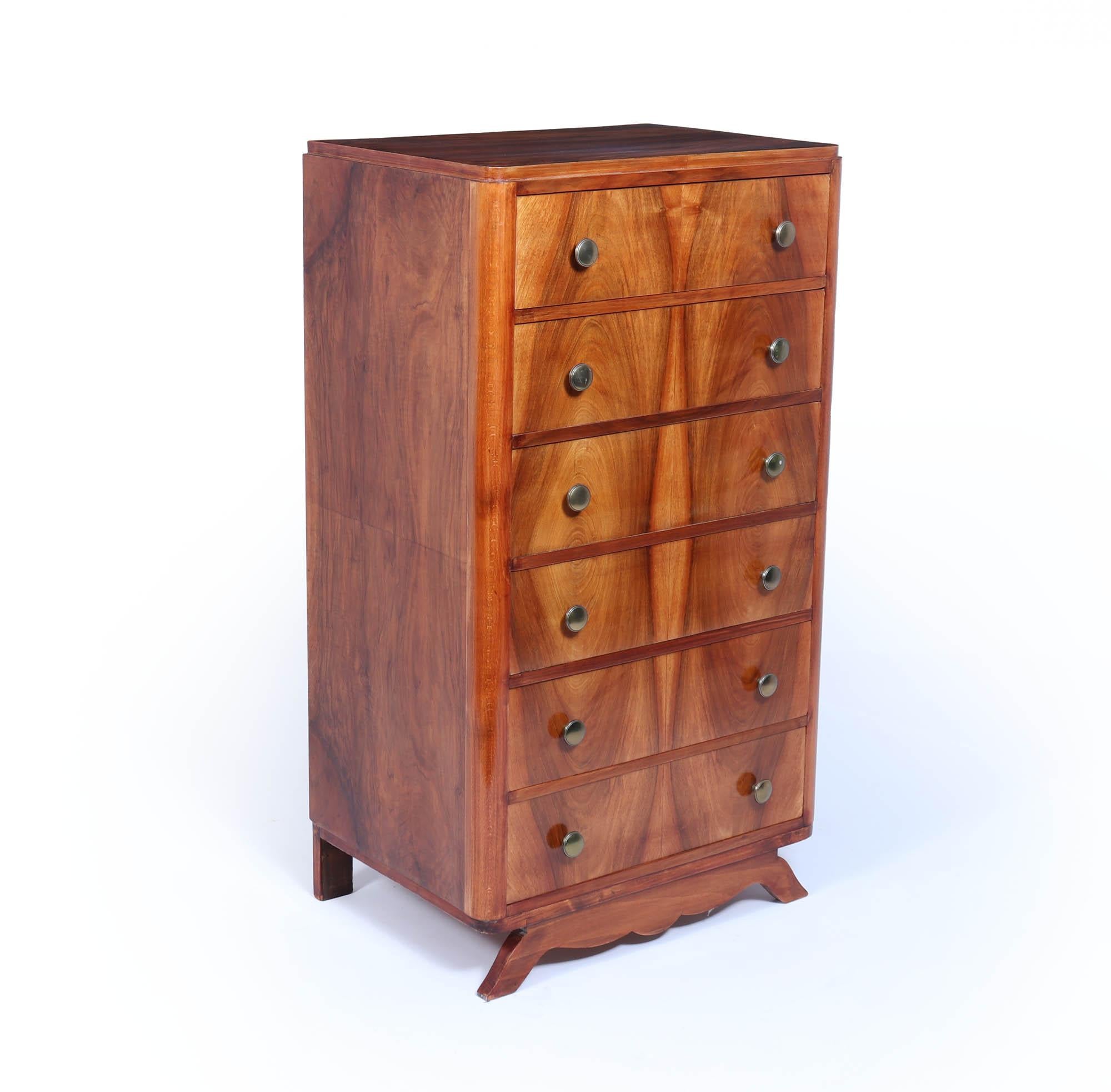 Grande commode élancée en noyer Art Déco français en vente 4