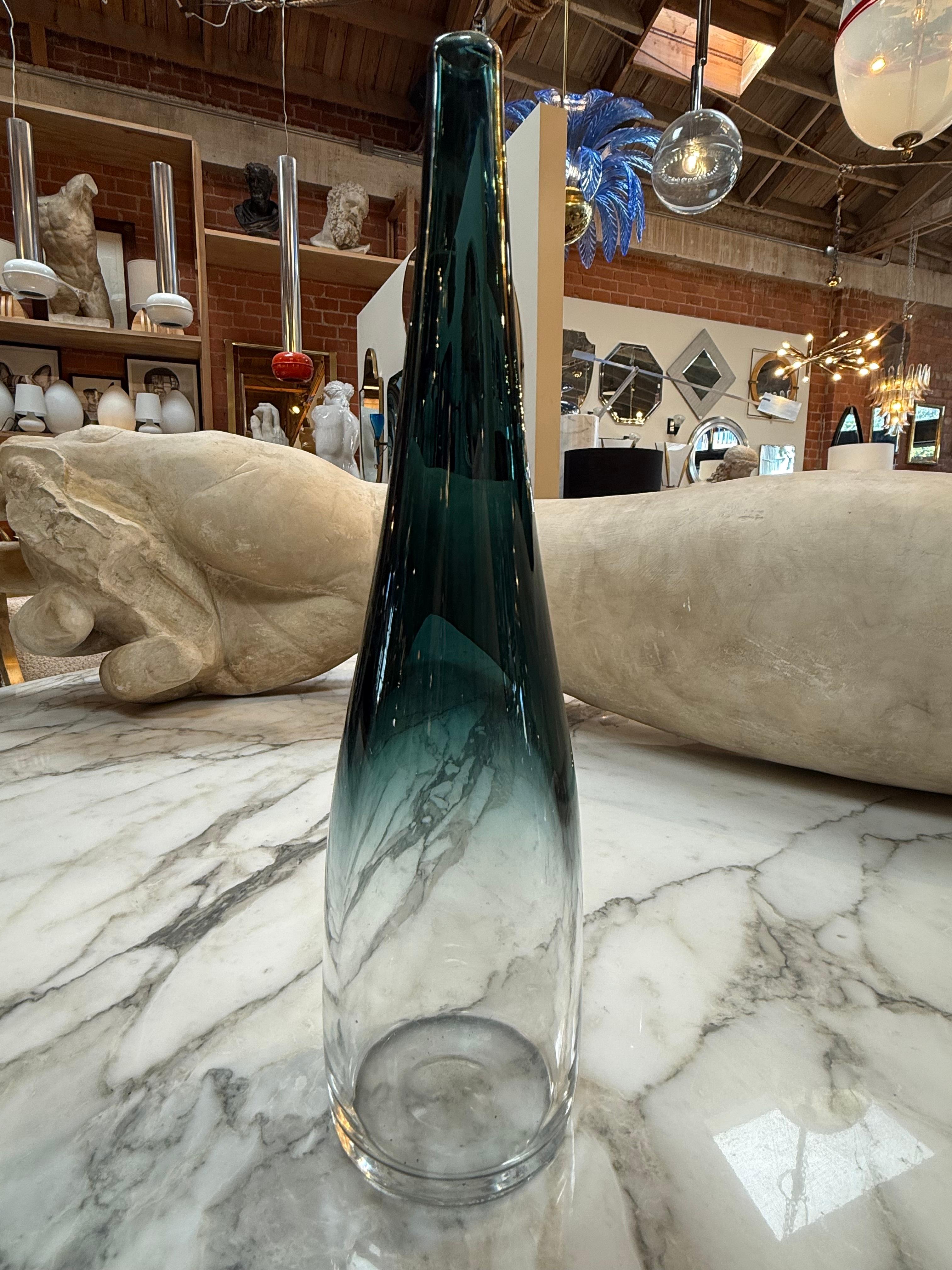 Grand vase en verre Murano fumé Bon état - En vente à Los Angeles, CA