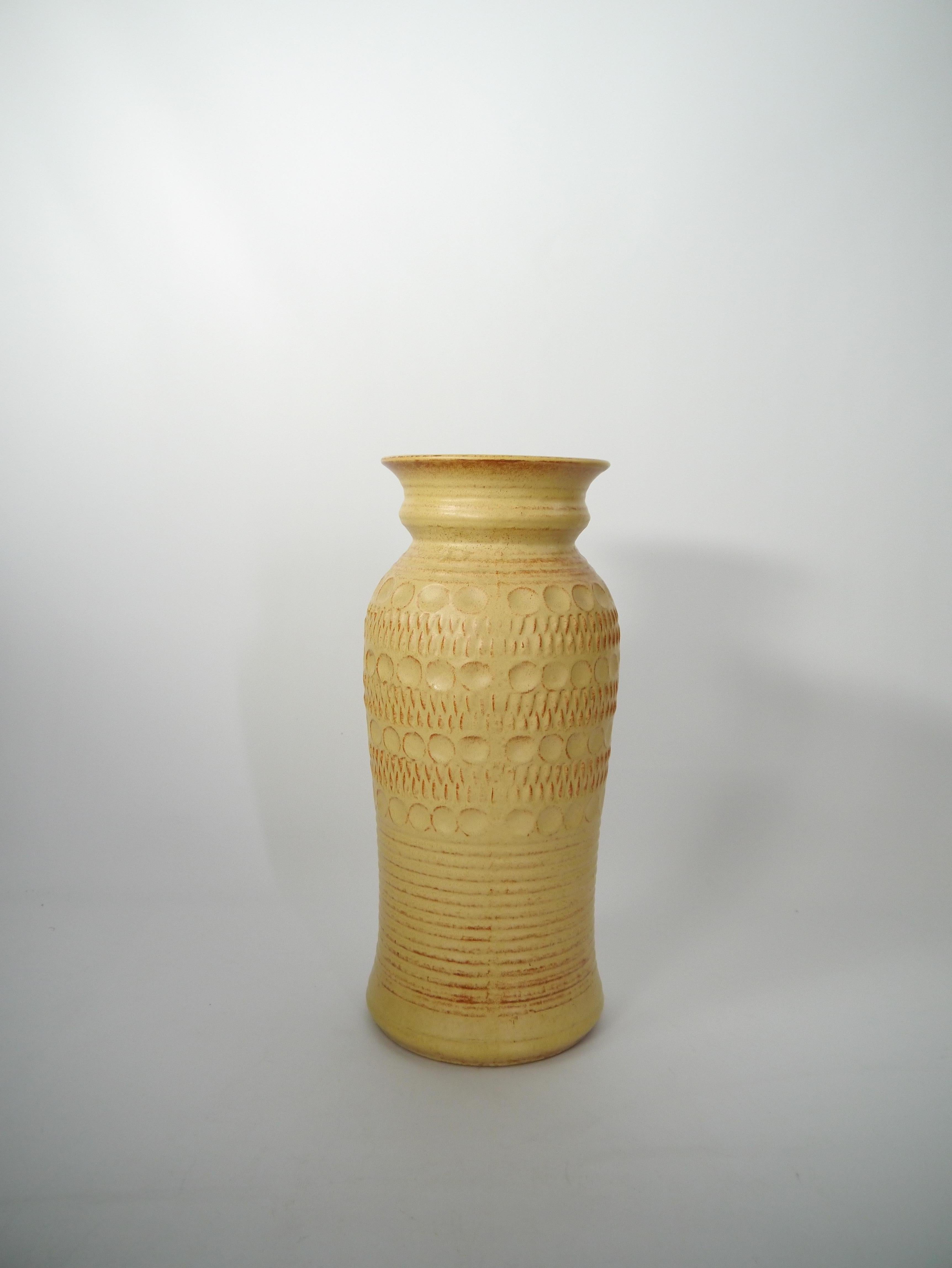 Mid-Century Modern Grand vase en céramique émaillée jaune mat par BAY, Allemagne de l'Ouest, 1970 en vente