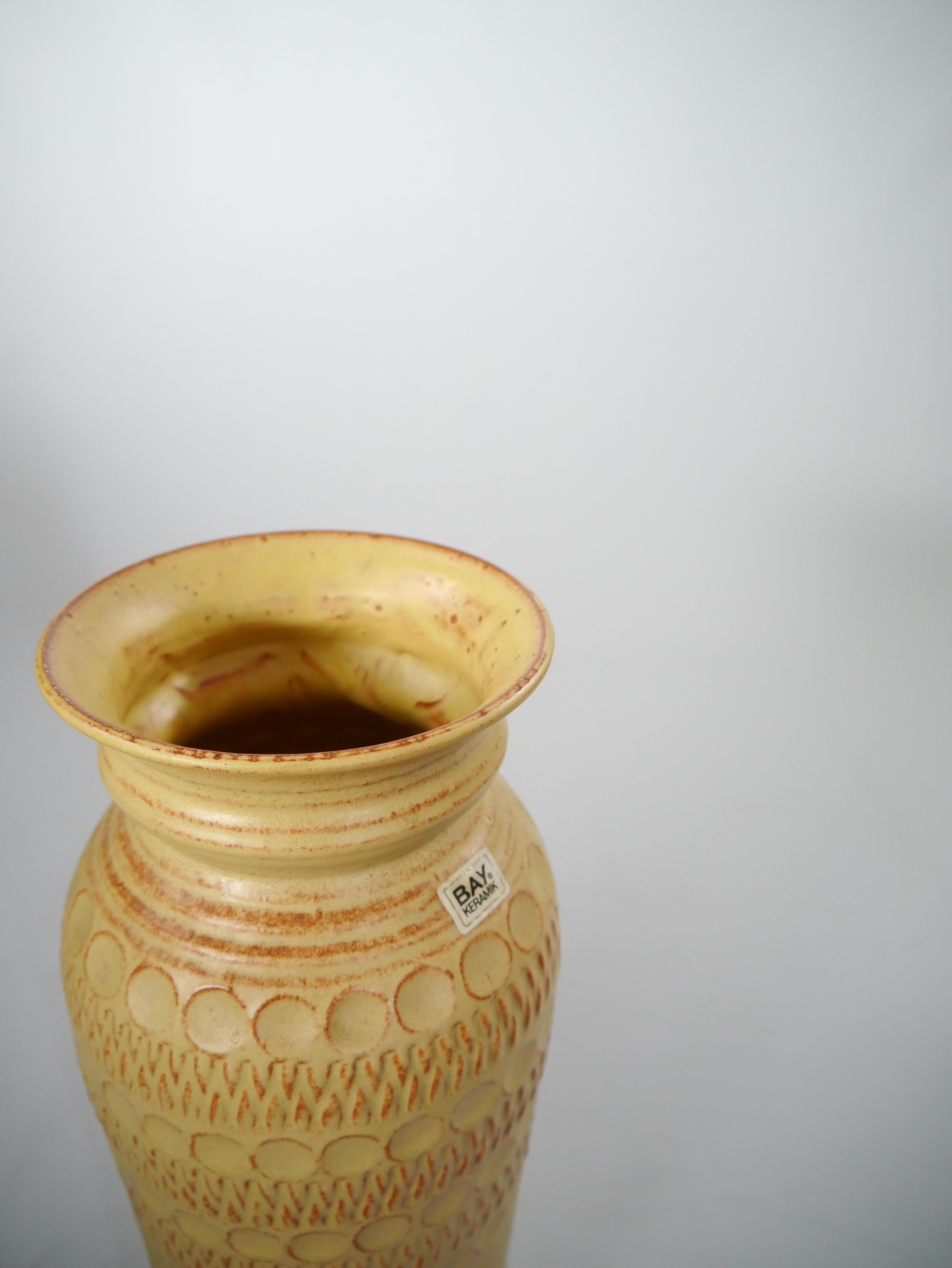 Grand vase en céramique émaillée jaune mat par BAY, Allemagne de l'Ouest, 1970 Bon état - En vente à Barcelona, ES