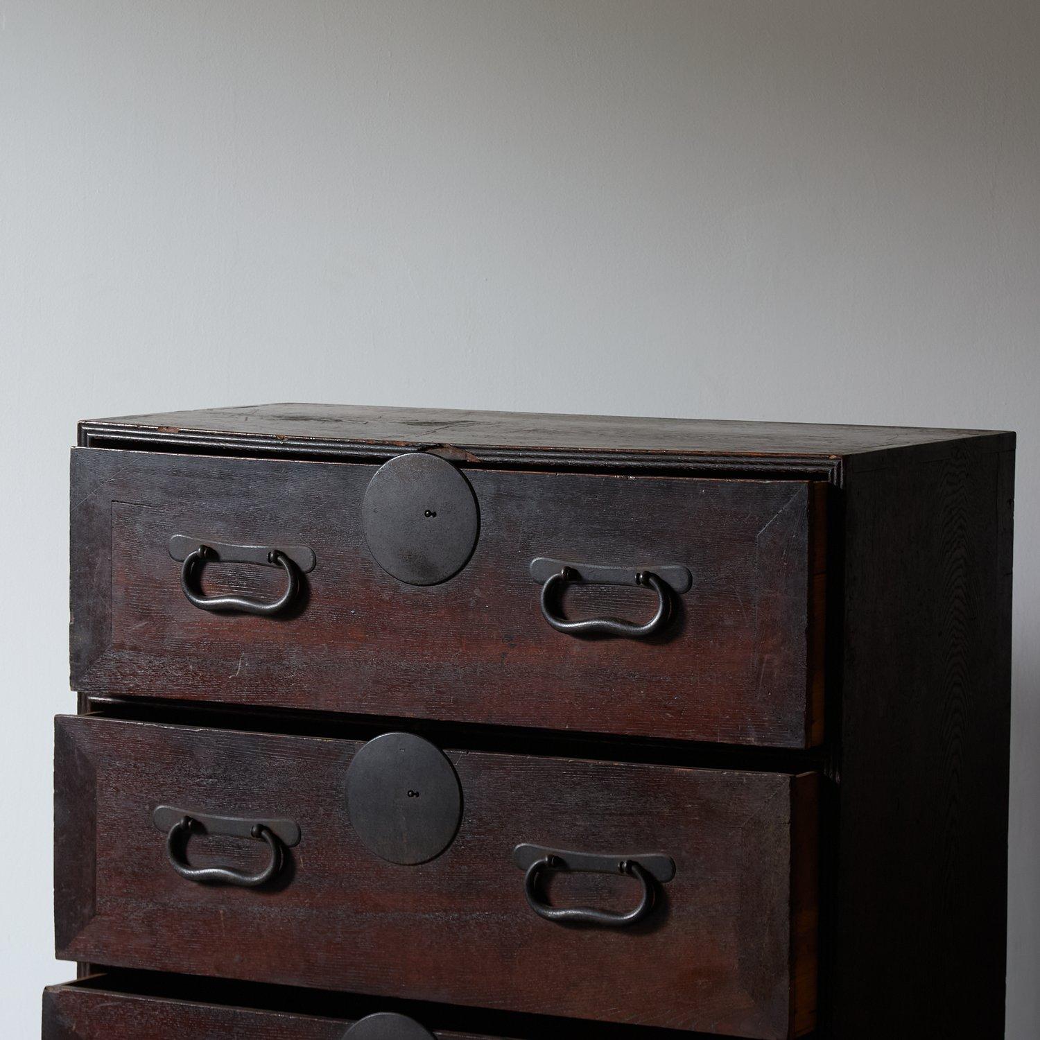 20th Century Tall solid cedar wood Taishō period storage Tansu, 1915s