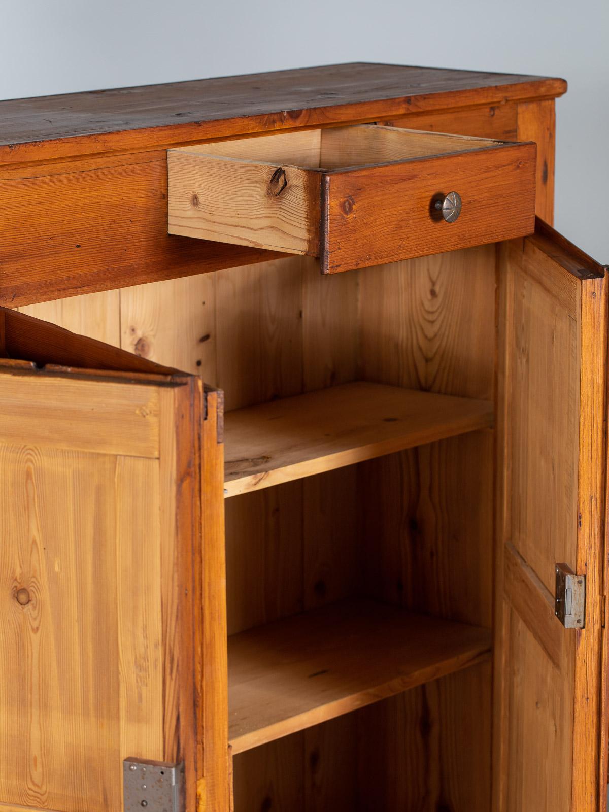 Tall Solid Pine Vintage French Buffet Credenza Cabinet, circa 1930 In Good Condition For Sale In Houston, TX