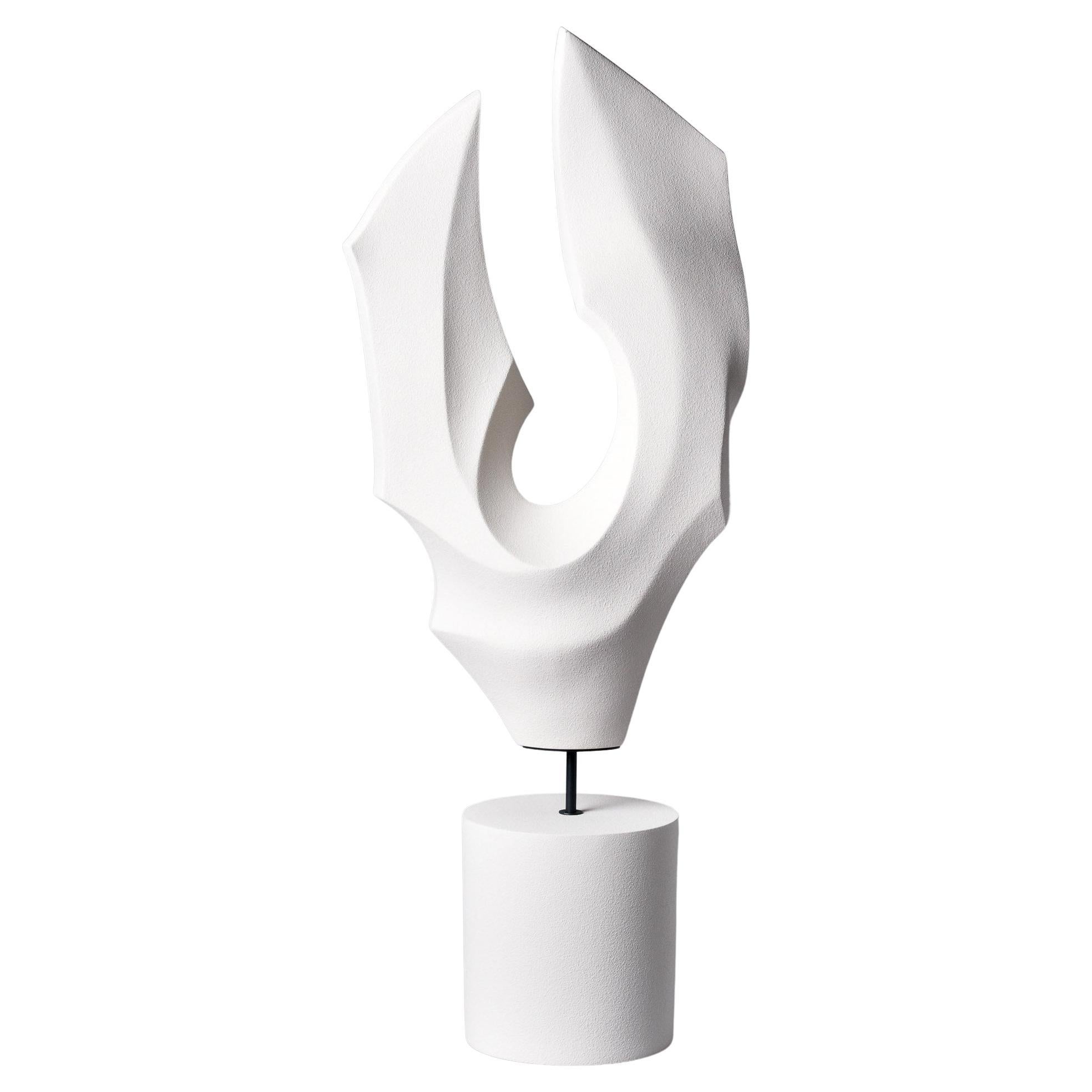 Grande sculpture abstraite espagnole en céramique texturée avec finition os mate