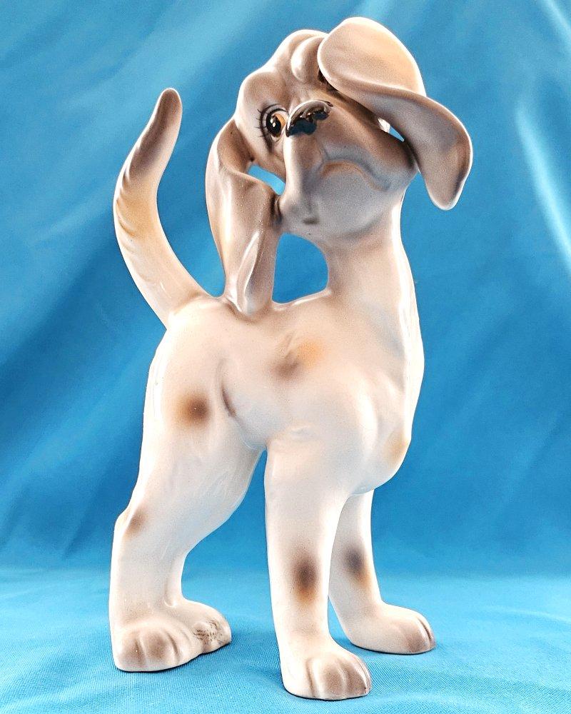 Escultura de cachorro / perro de porcelana MCM de 20 cm de alto - OFERTA DE CIERRE Moderno de mediados de siglo en venta
