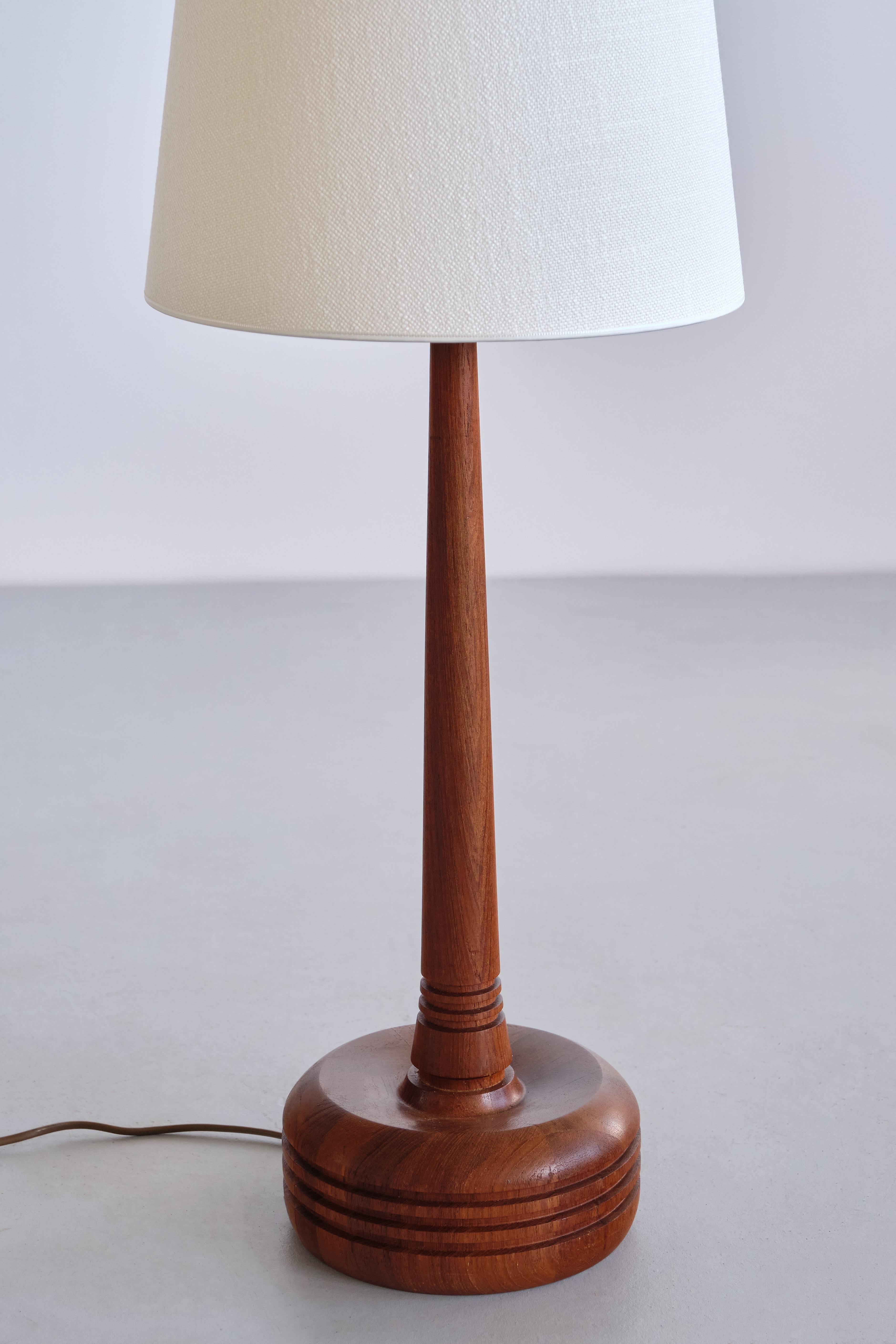 Tall Stilarmatur Tranås Table Lamp in Teak Wood with Cone Shade, Sweden, 1960s In Good Condition For Sale In The Hague, NL