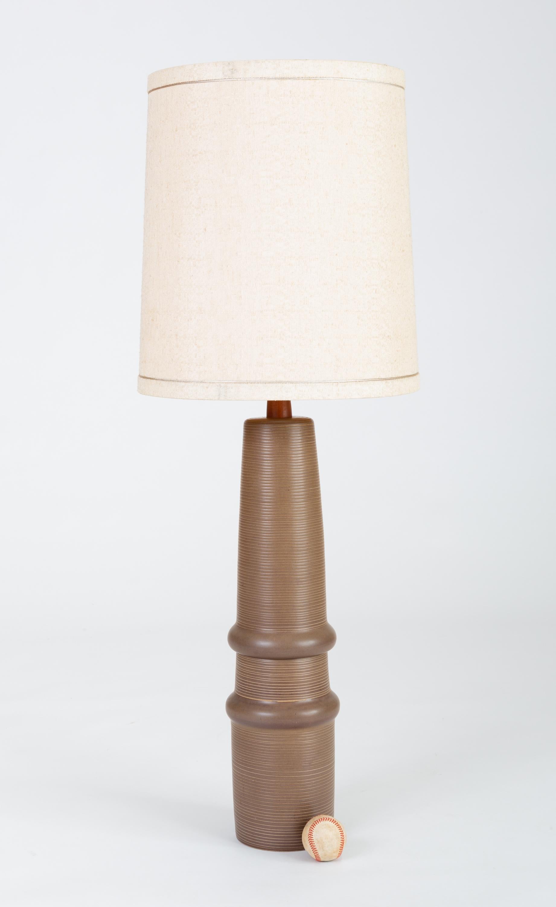 Mid-Century Modern Tall Stoneware Lamp by Gordon and Jane Martz for Marshall Studios