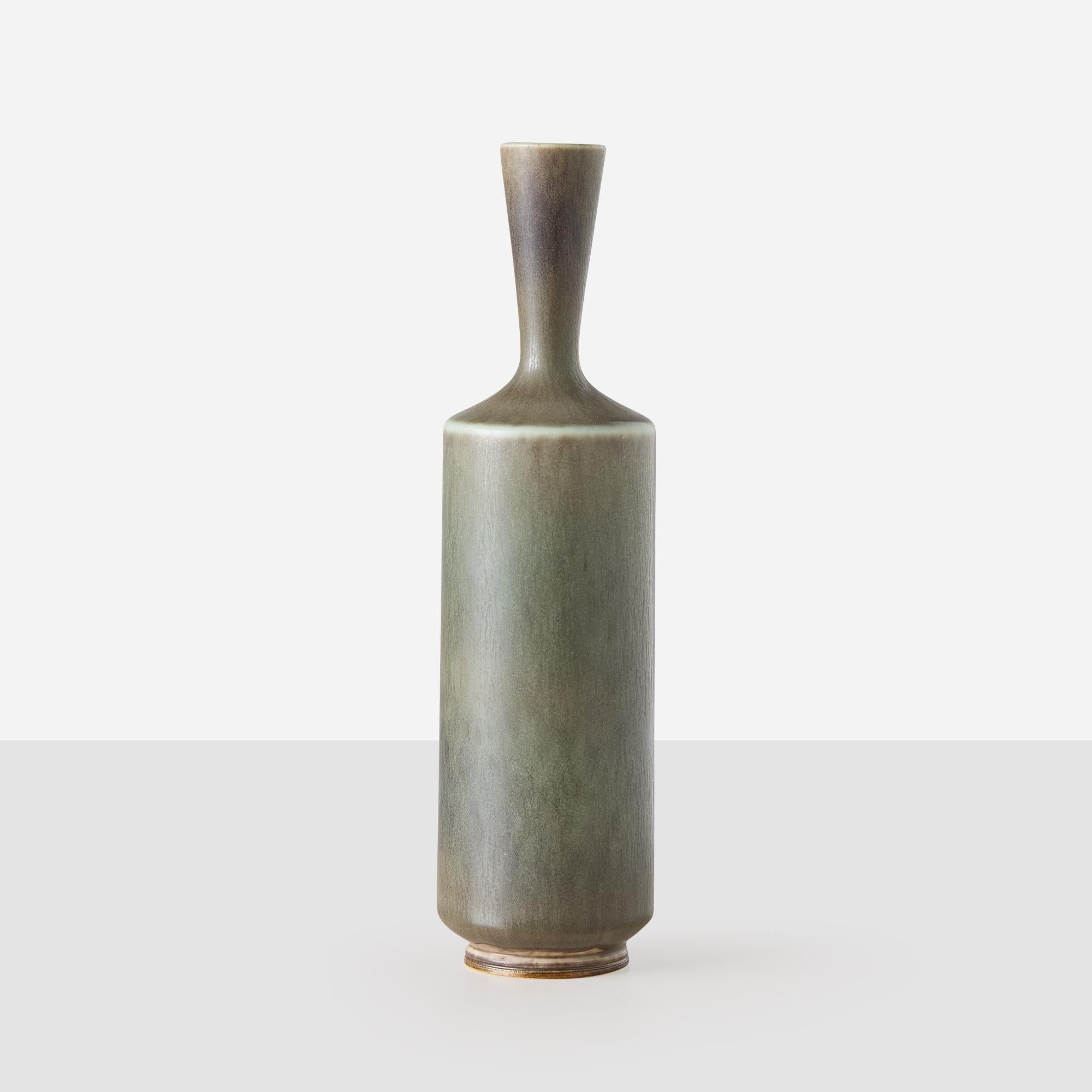 Moderne Grand vase en grès de Berndt Friberg en vente