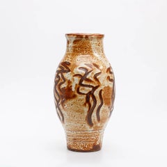Hohe Vase aus Steinzeug mit Shino-Glasur, Finger Swipes von Warren MacKenzie, gestempelt