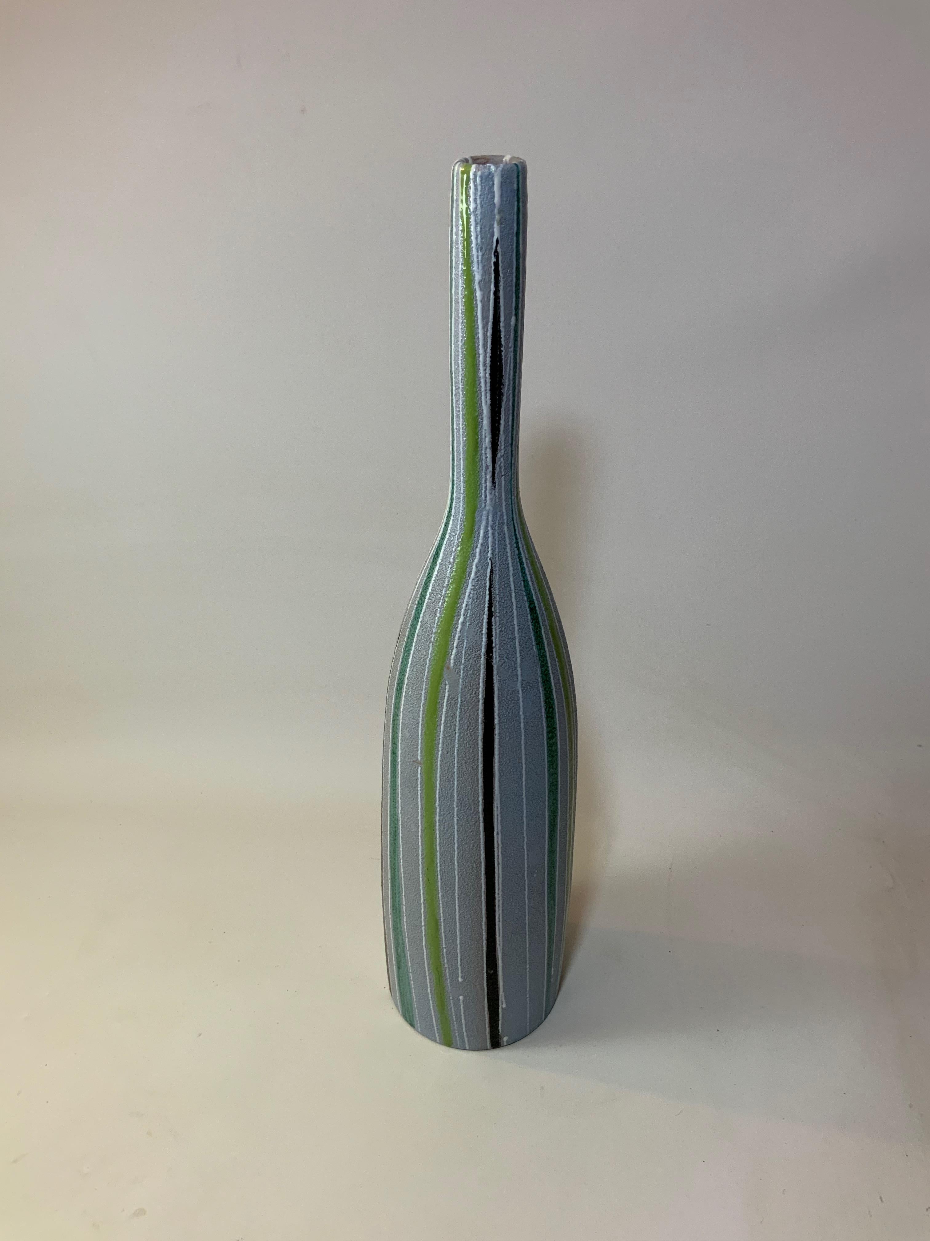 Fully signed Fratelli Fanciullacci for Raymor tall striped art pottery vase, circa 1950-1960. Very good condition with no visible hairlines, chips, crazing, cracks or restorations. There are some minor glaze misses produced in the manufacturing of