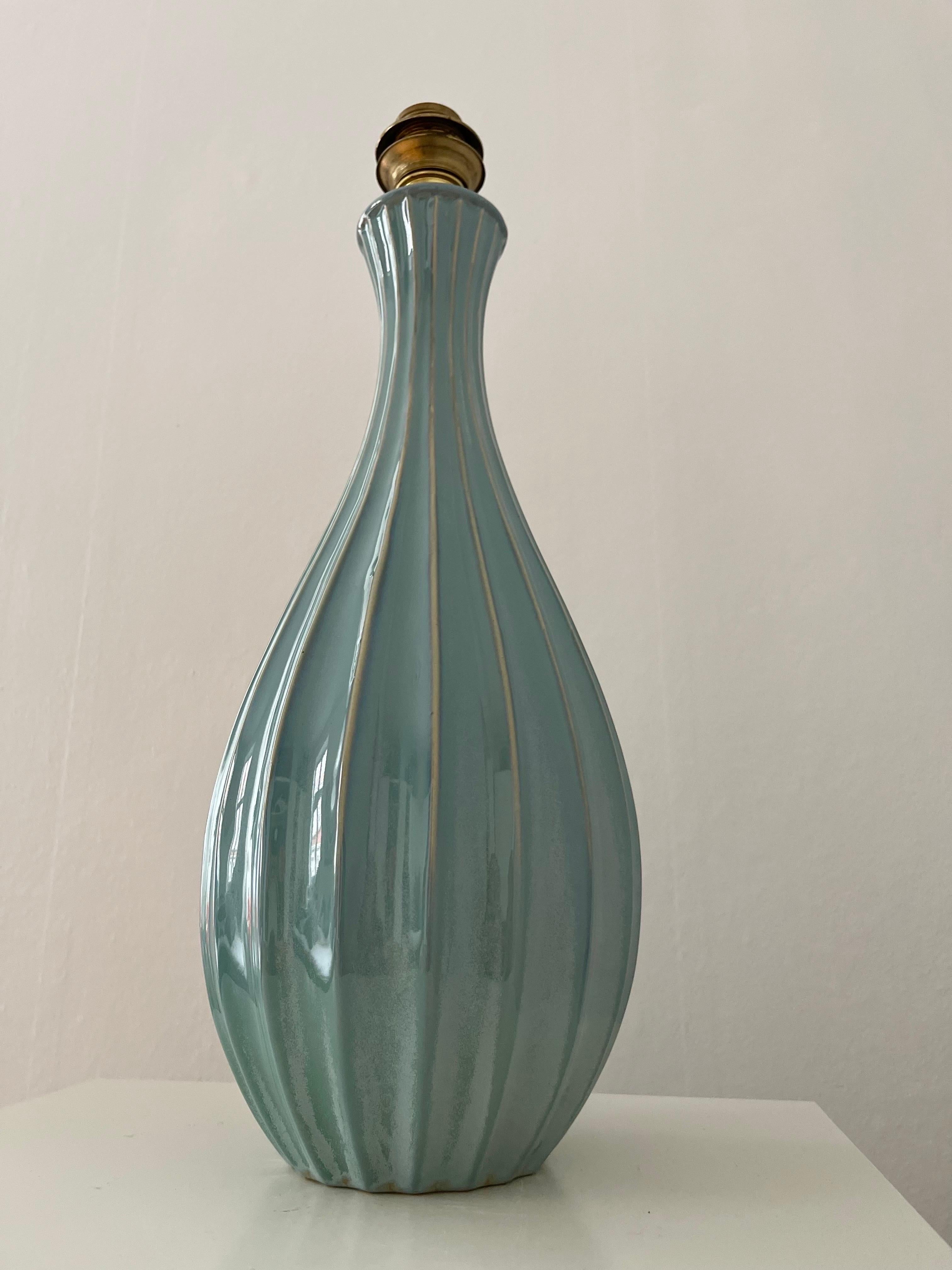 Tall Swedish Mid-Century fluted ceramic table lamp  14