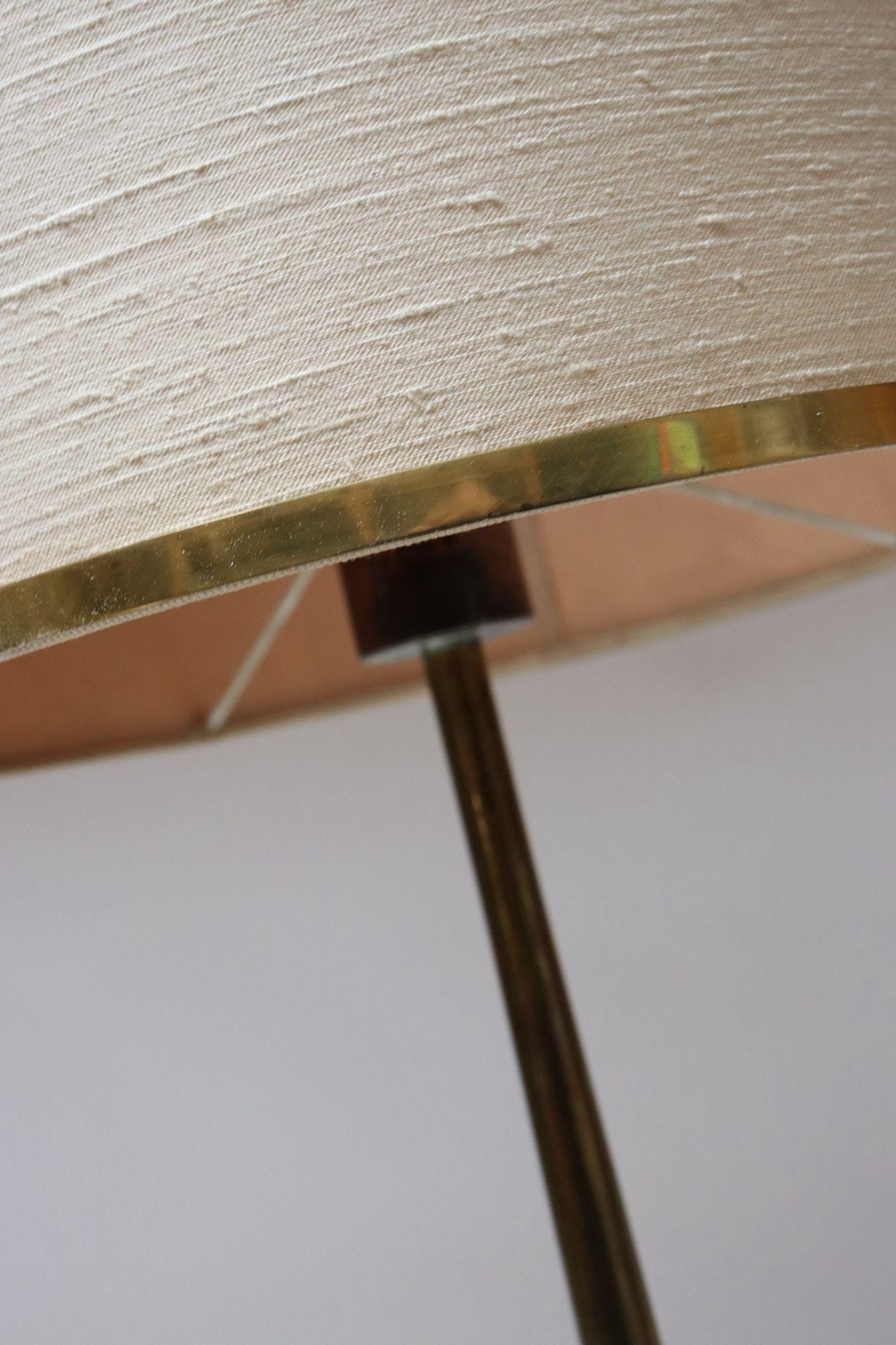 Große schwedische moderne Tischlampe aus Messing, Modell B66 von Hans Agne Jakobsson im Angebot 13