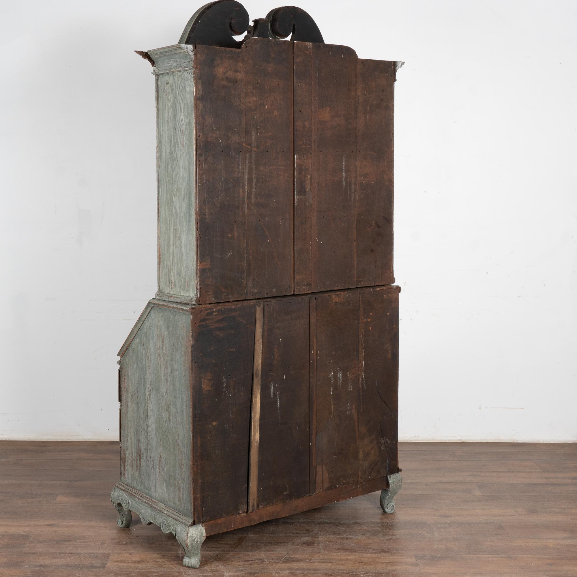 Tall Swedish Oak Secretary Bureau, circa 1780-1800 5