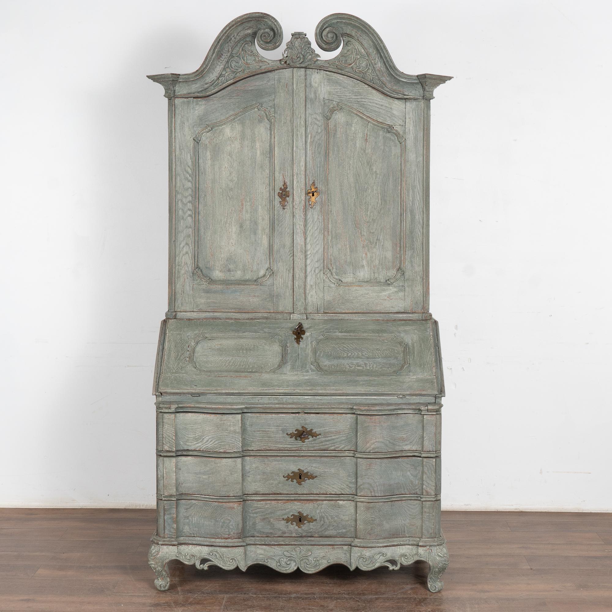18th Century Tall Swedish Oak Secretary Bureau, circa 1780-1800