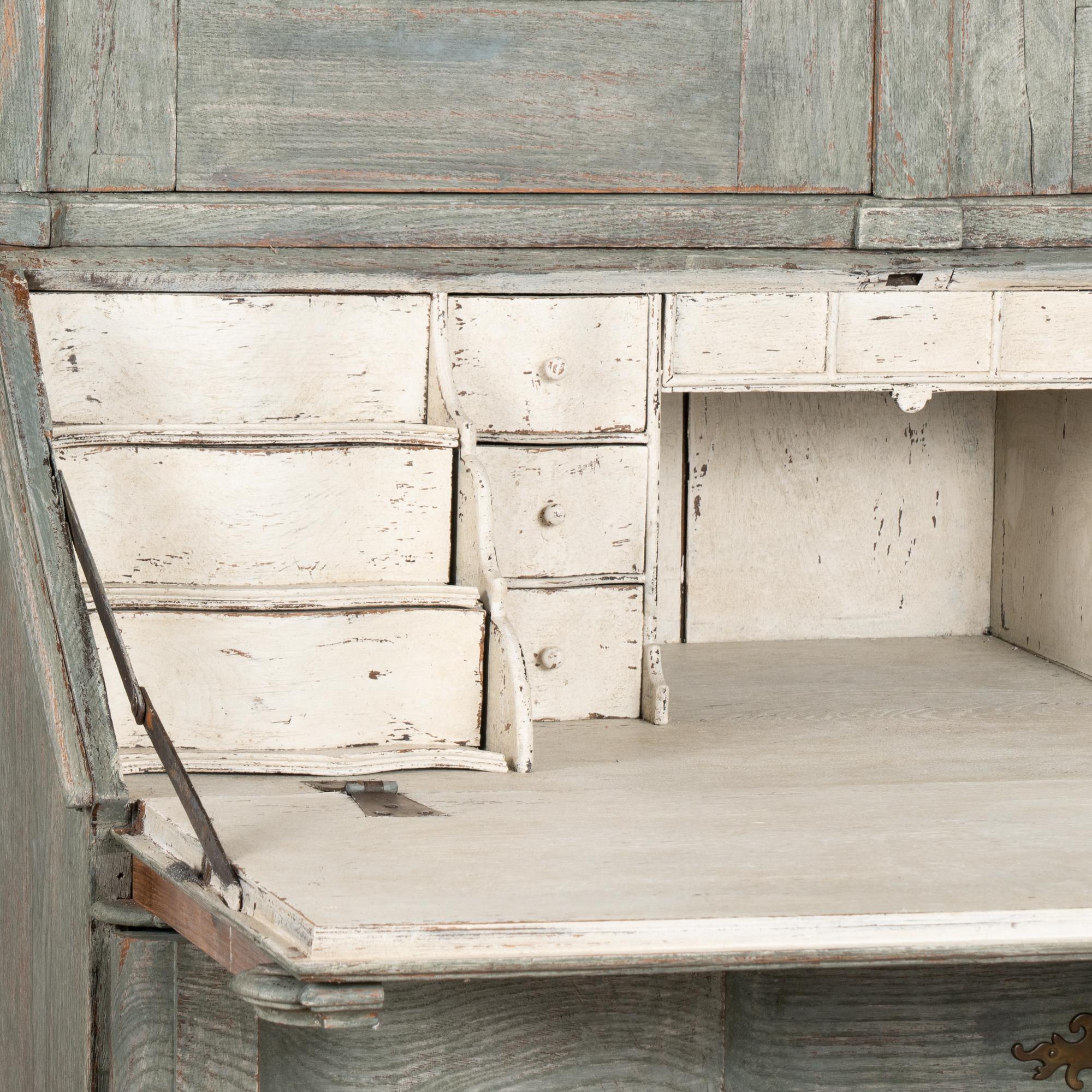 Tall Swedish Oak Secretary Bureau, circa 1780-1800 2