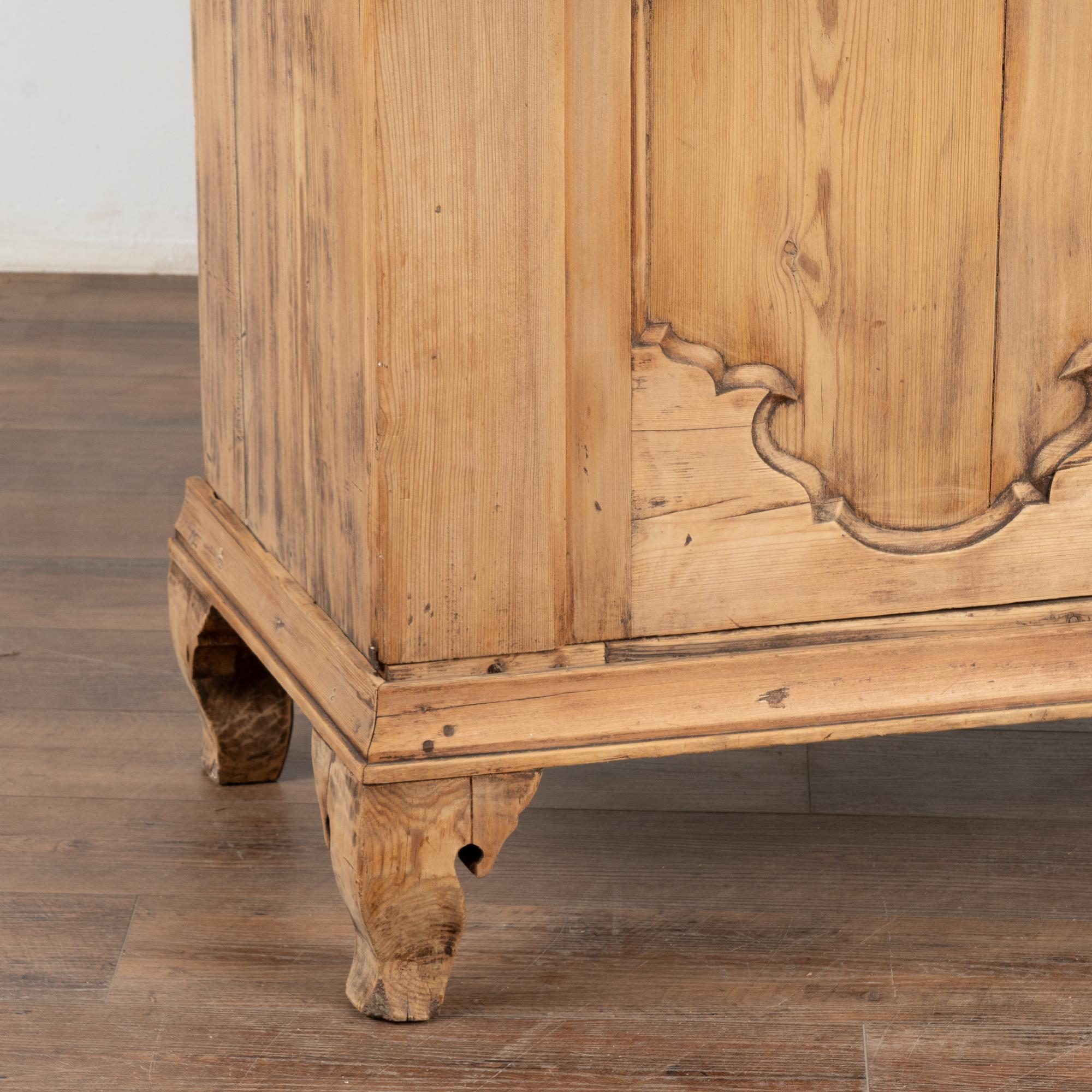 Credenza alta in pino svedese, circa 1800 in vendita 2
