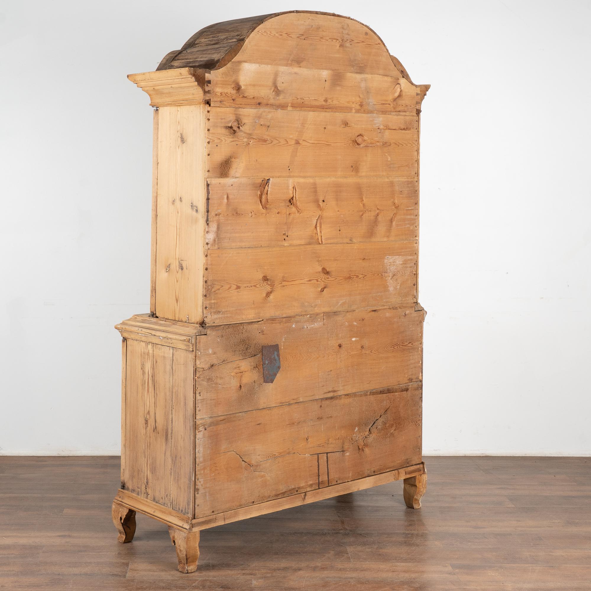 Credenza alta in pino svedese, circa 1800 in vendita 4