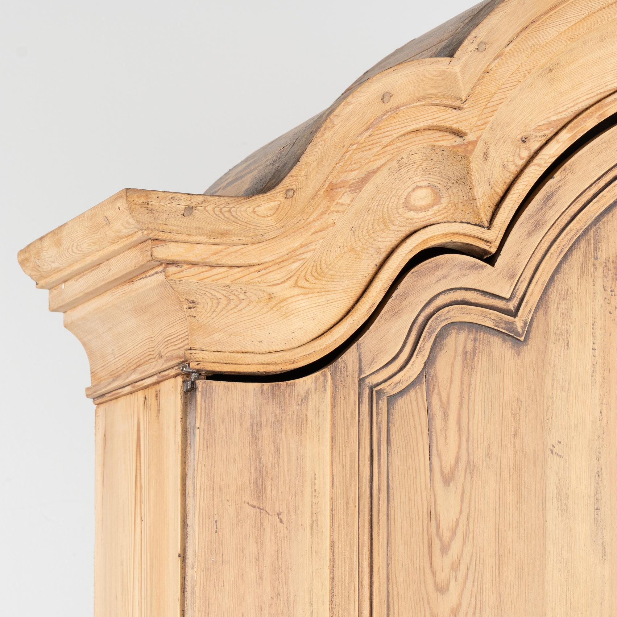 Credenza alta in pino svedese, circa 1800 In condizioni buone in vendita a Round Top, TX