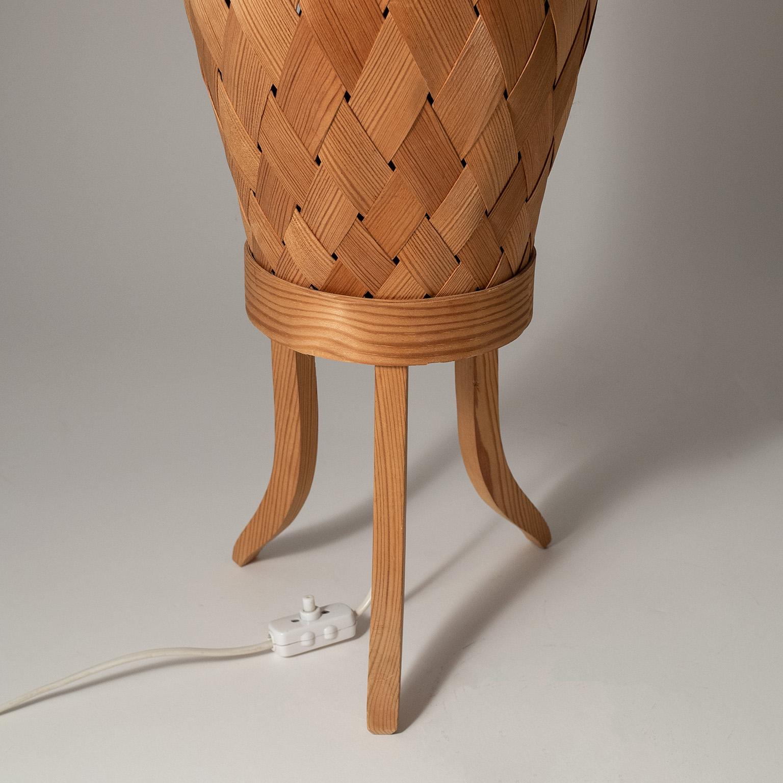 Tall Swedish Pinewood Table Lamp, 1960s For Sale 2