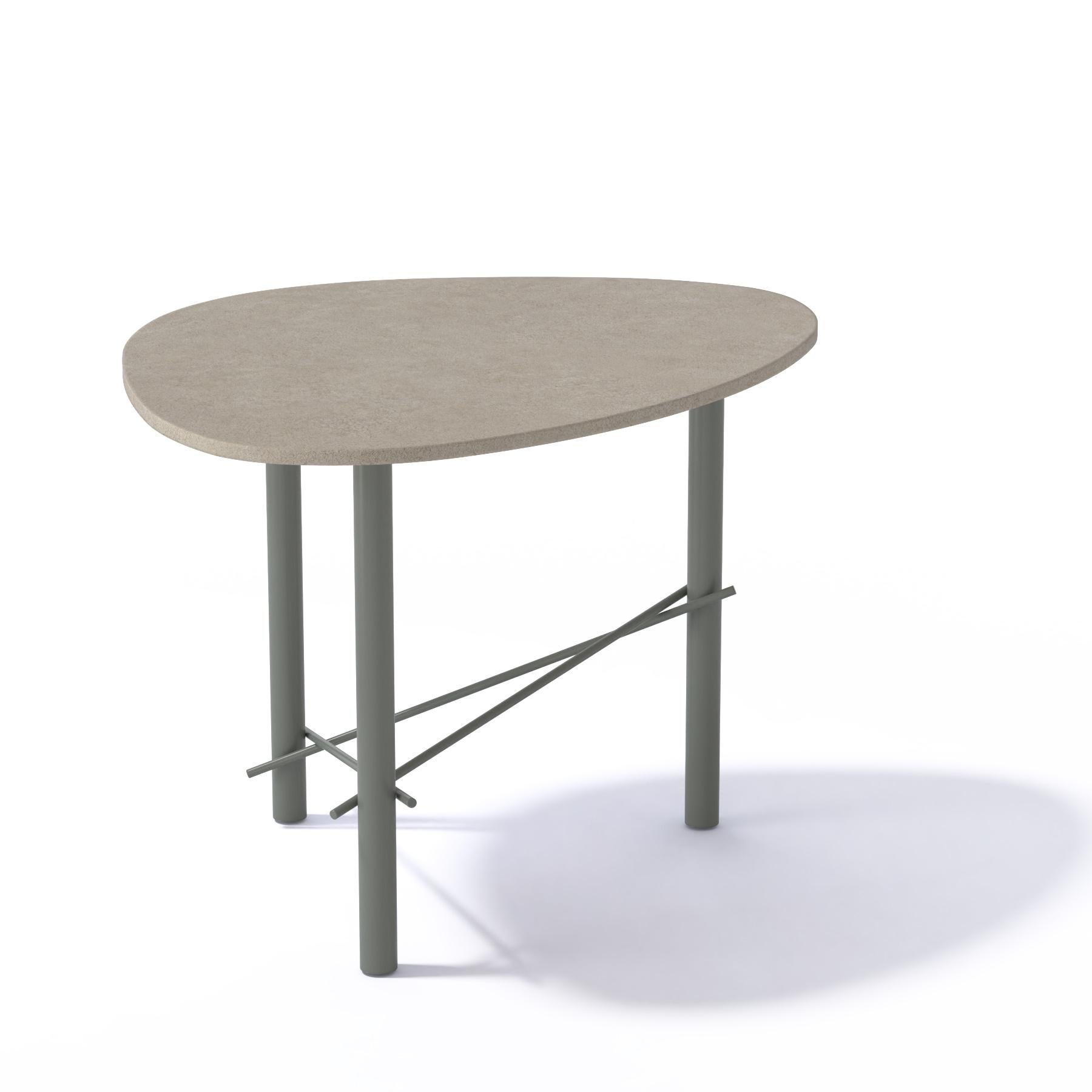 Tall table in metal and ceramic 