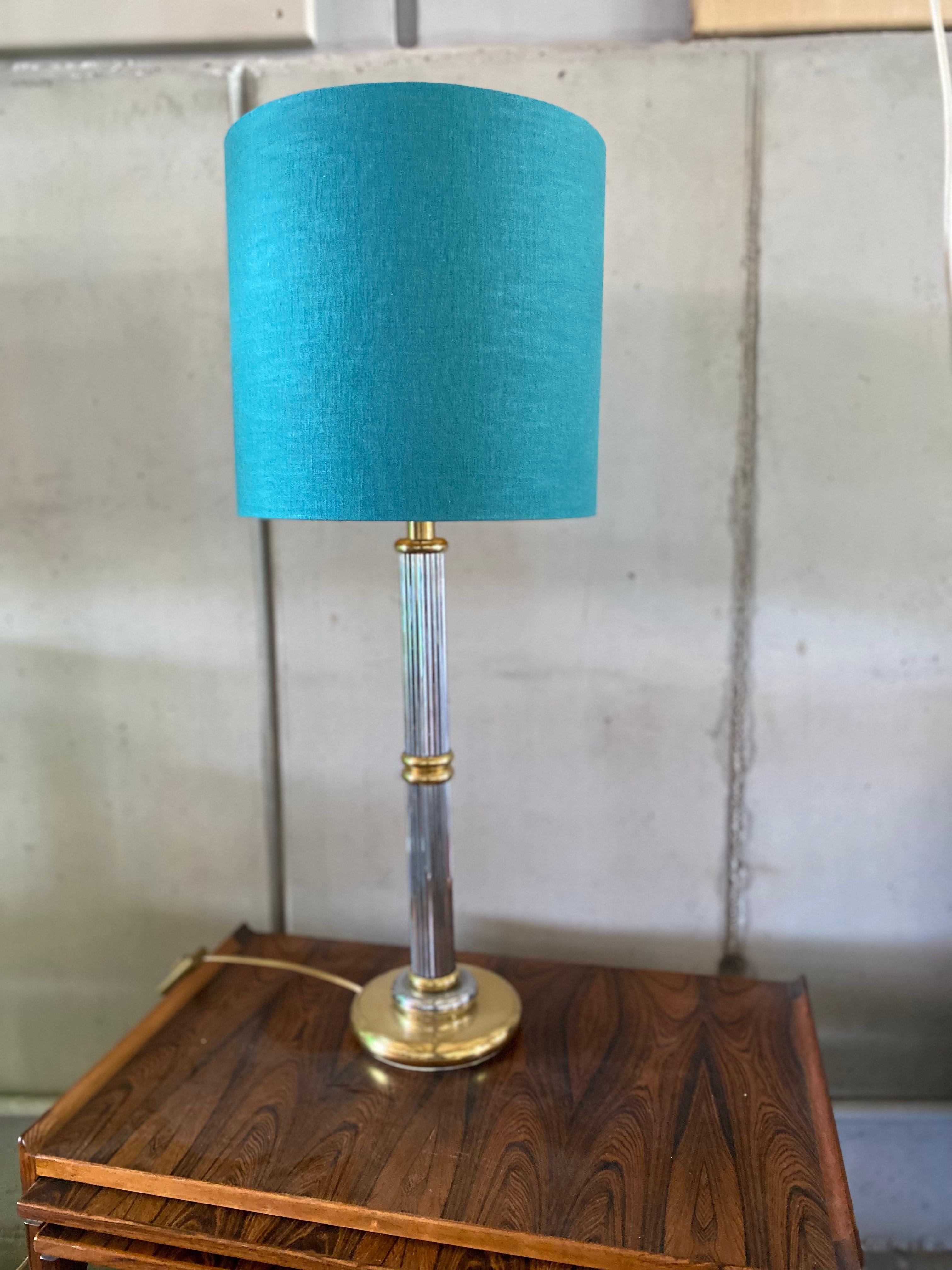 Tall table lamp, bicolor style, Hollywood Regency style, turquoise lampshade For Sale 9