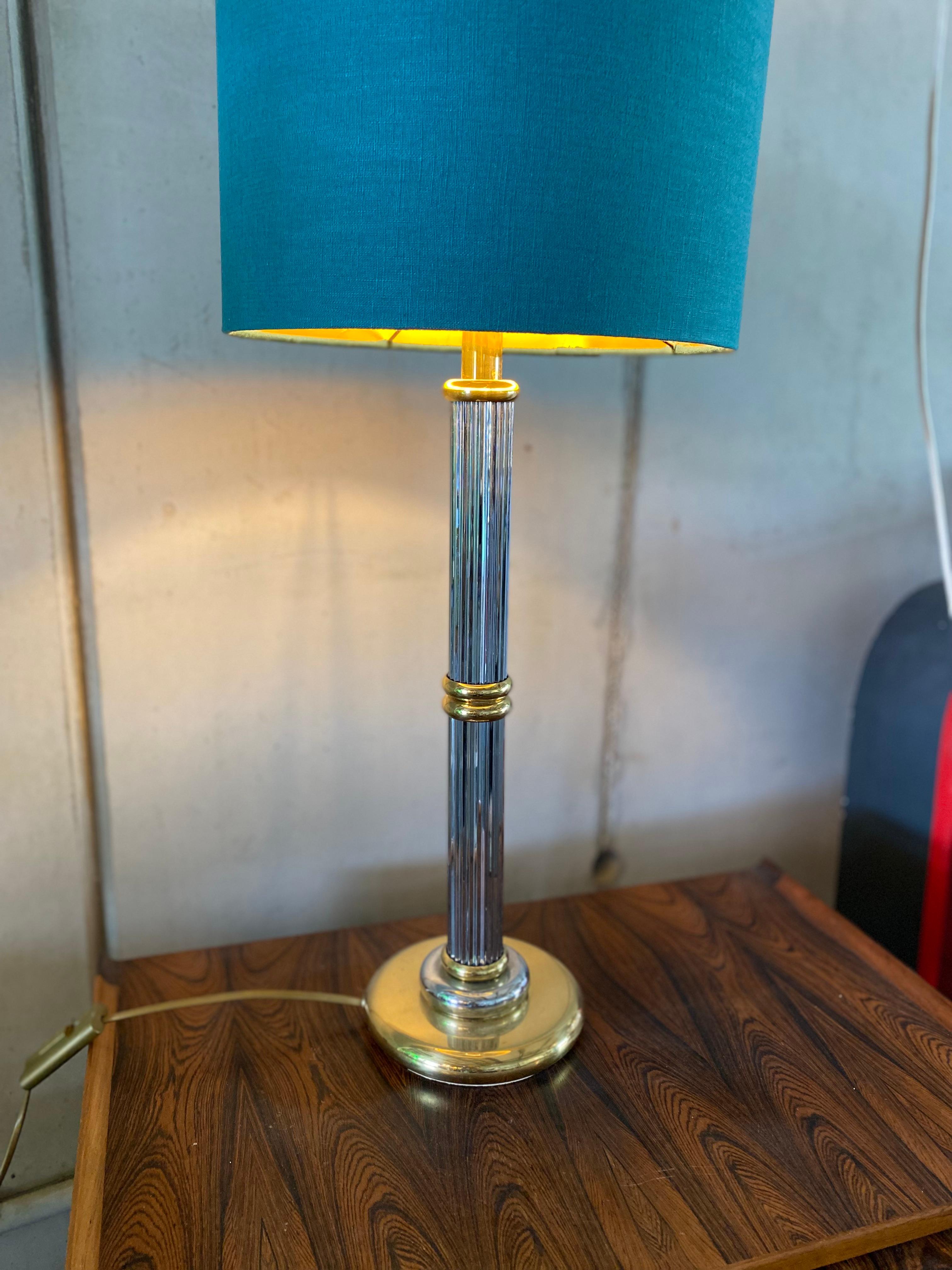 Tall table lamp, bicolor style, Hollywood Regency style, turquoise lampshade In Excellent Condition For Sale In Hamburg, DE