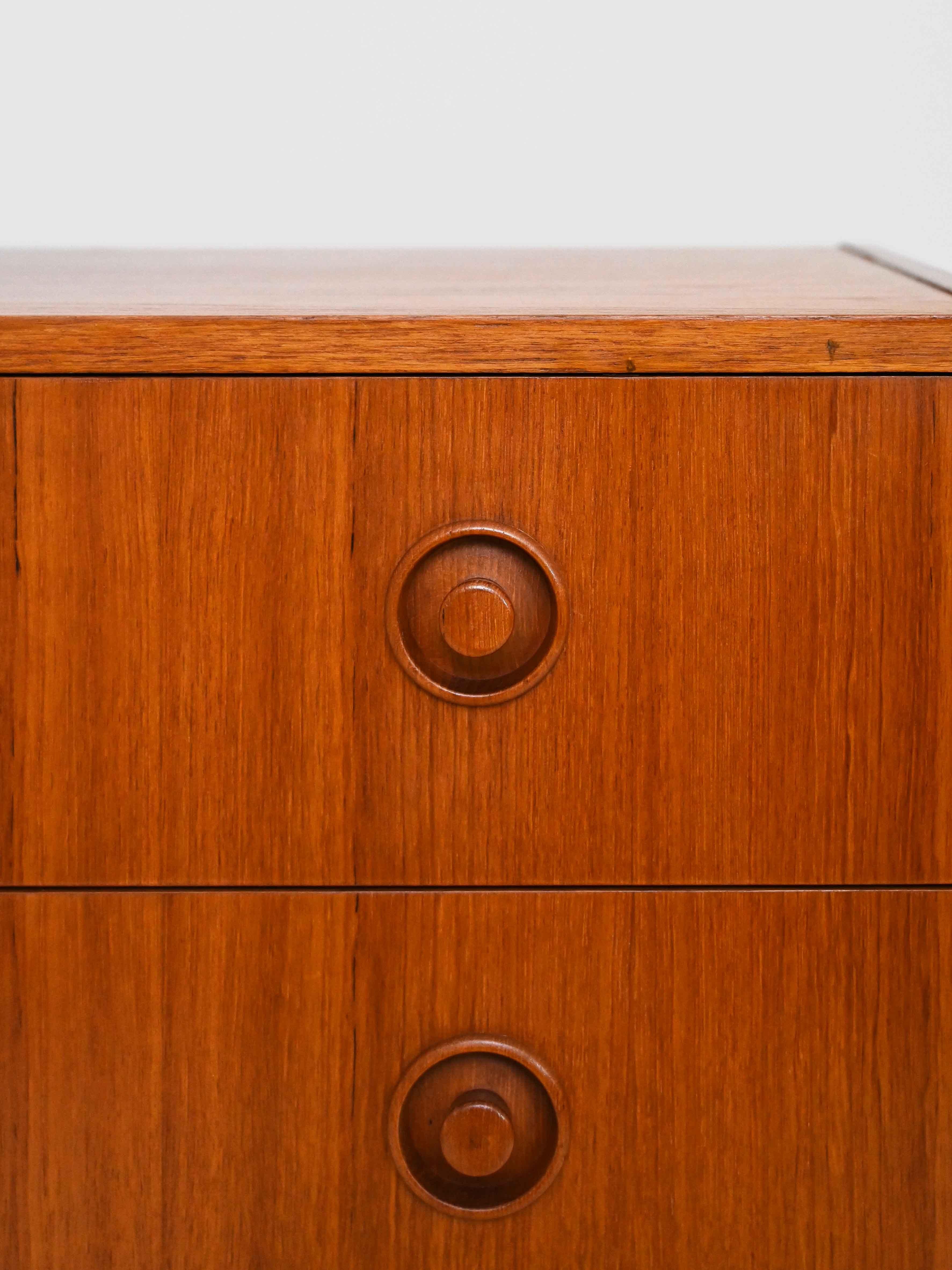 Mid-20th Century Tall Teak Chest of Drawers with Wooden Knobs For Sale