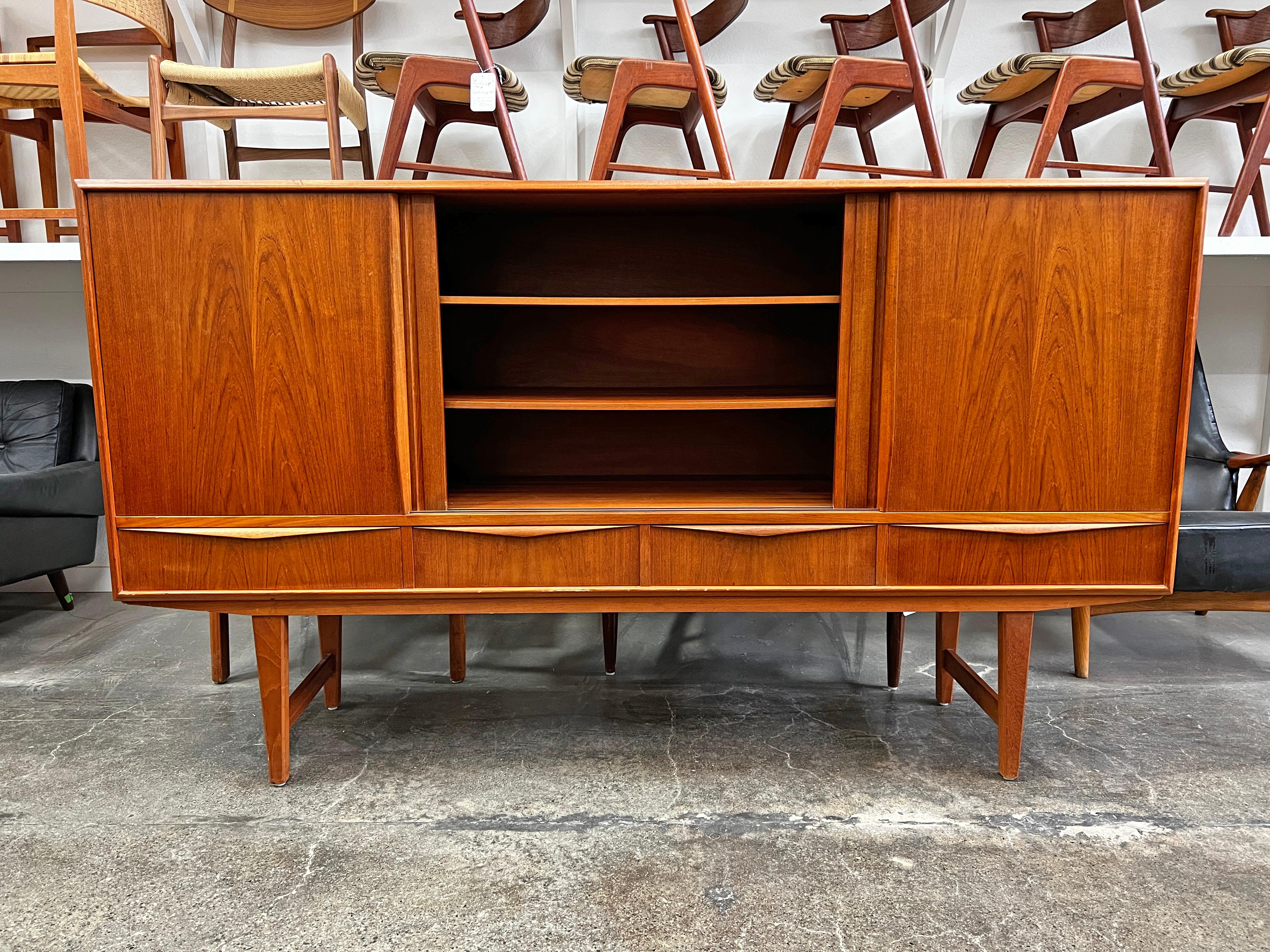 Tall Teak Danish Modern Credenza by E.W. Bach with Bar In Good Condition For Sale In Berkeley, CA