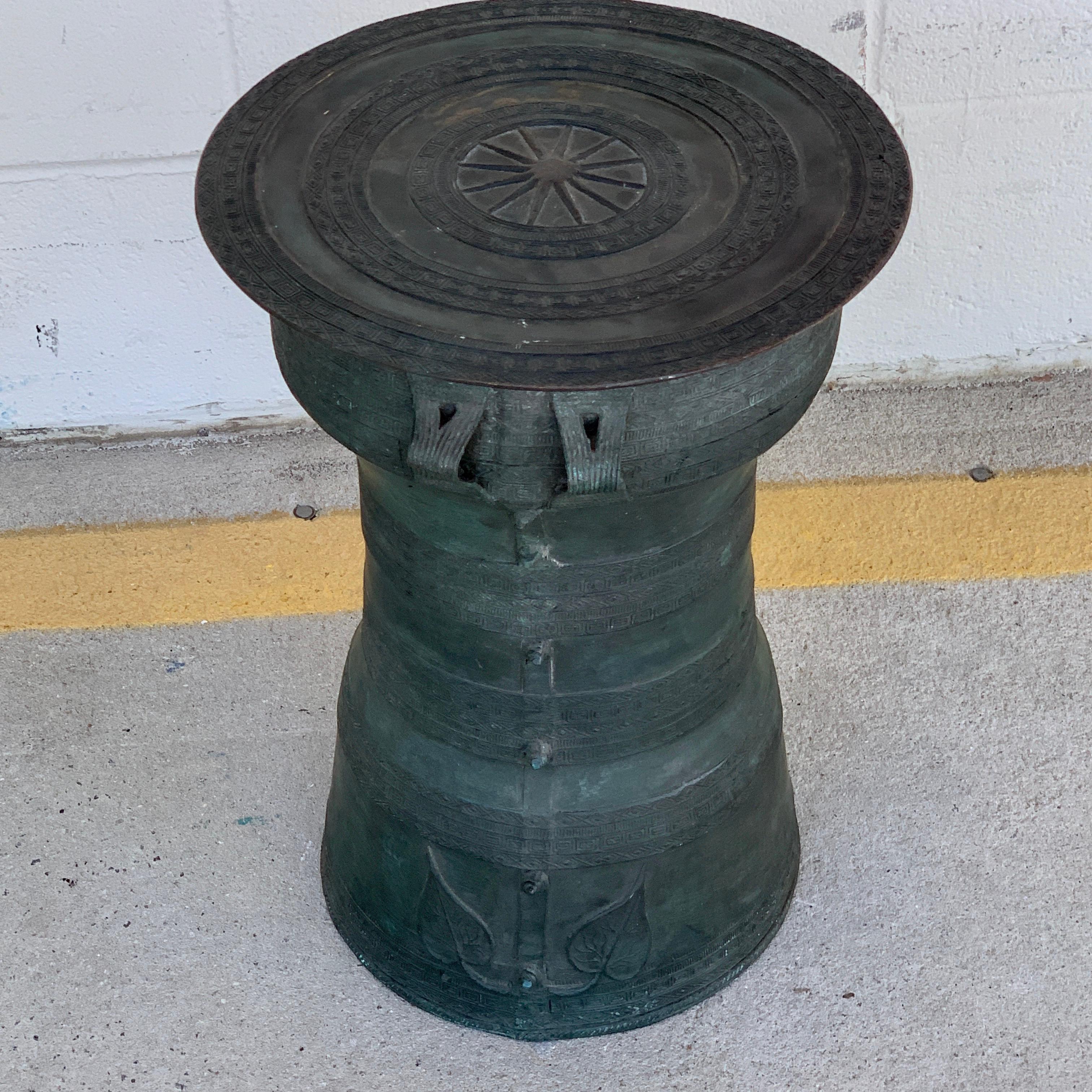 Sud-asiatique Grand tambour de pluie en bronze d'Asie du Sud-Est / tambour Dong Son