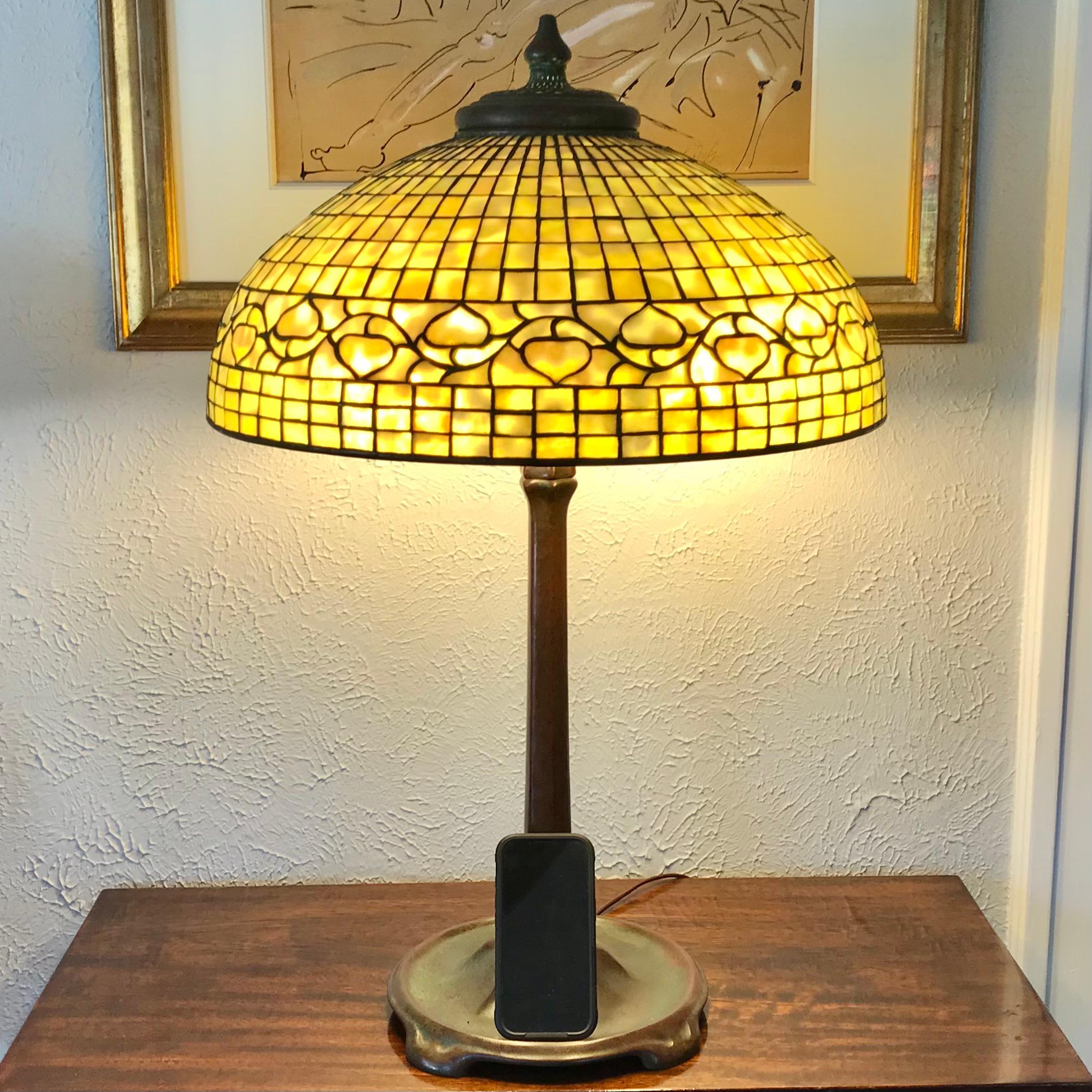 Tall Tiffany Studios Geometric 20” Vine Border Table Lamp In Good Condition For Sale In Dallas, TX