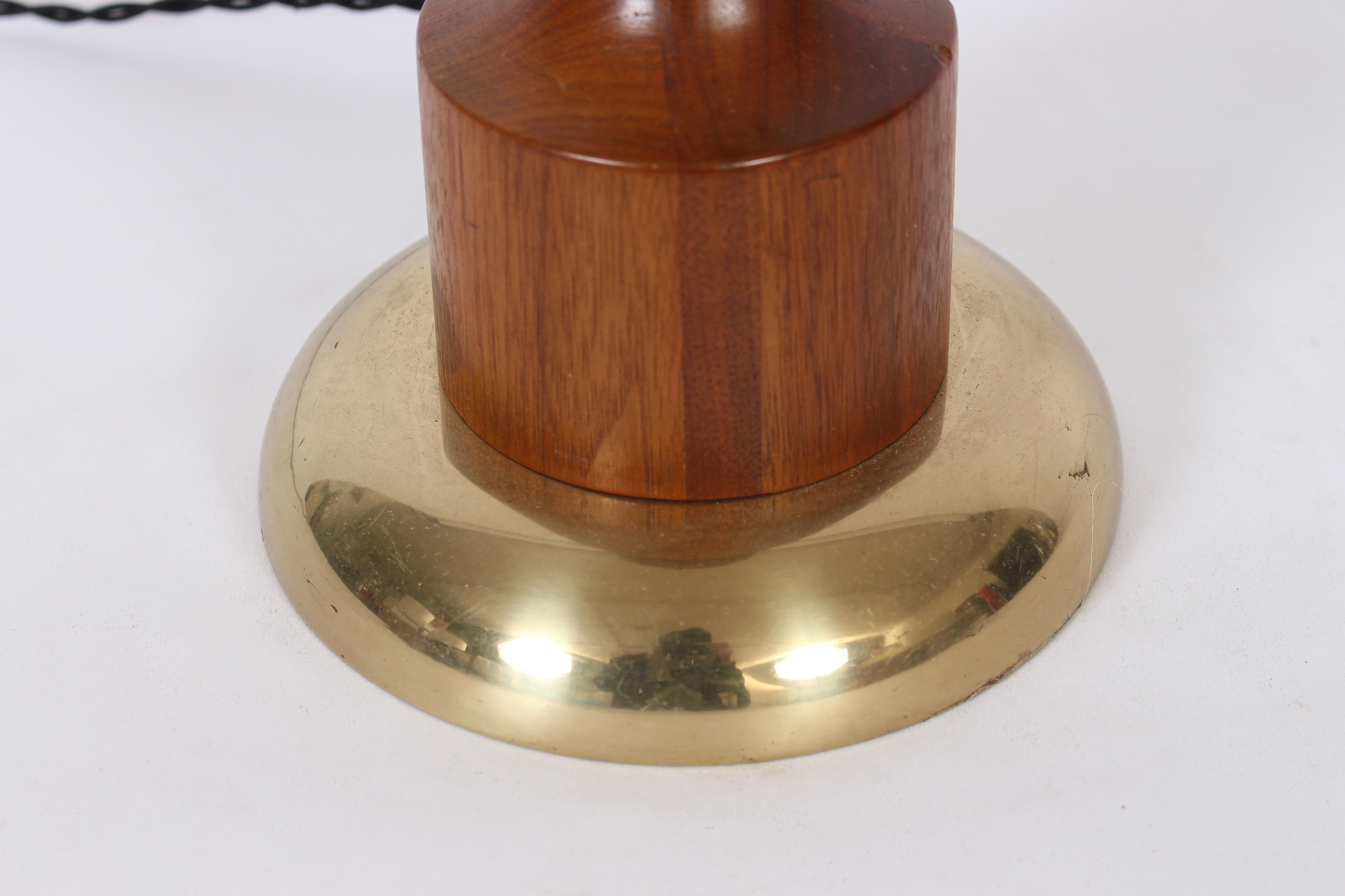 Plated Tall Tony Paul for Westwood Industries Style Turned Walnut & Brass Table Lamp For Sale