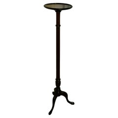 Grand Torchère ou Stand de lampe  Il s'agit d'une pièce de qualité