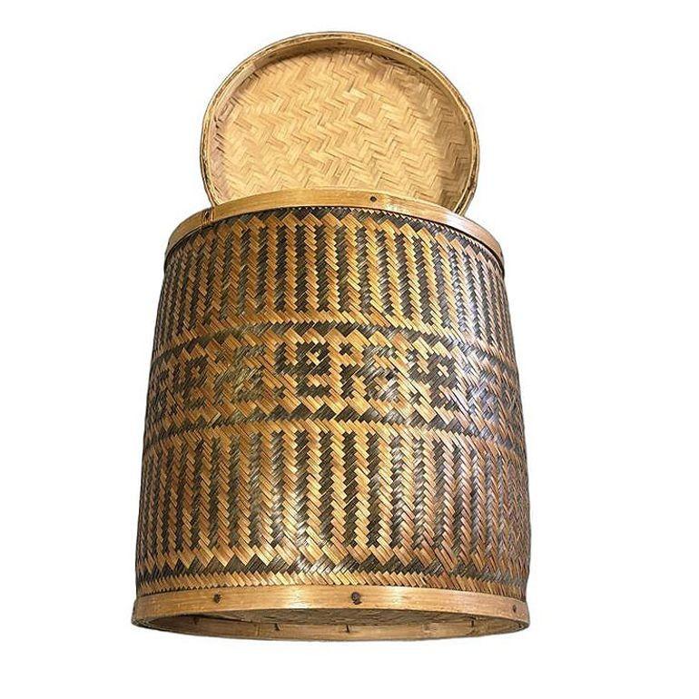 Late 20th Century Tall Traditional Thai Hand Woven Wicker Rice Storage Basket w/ Lid For Sale
