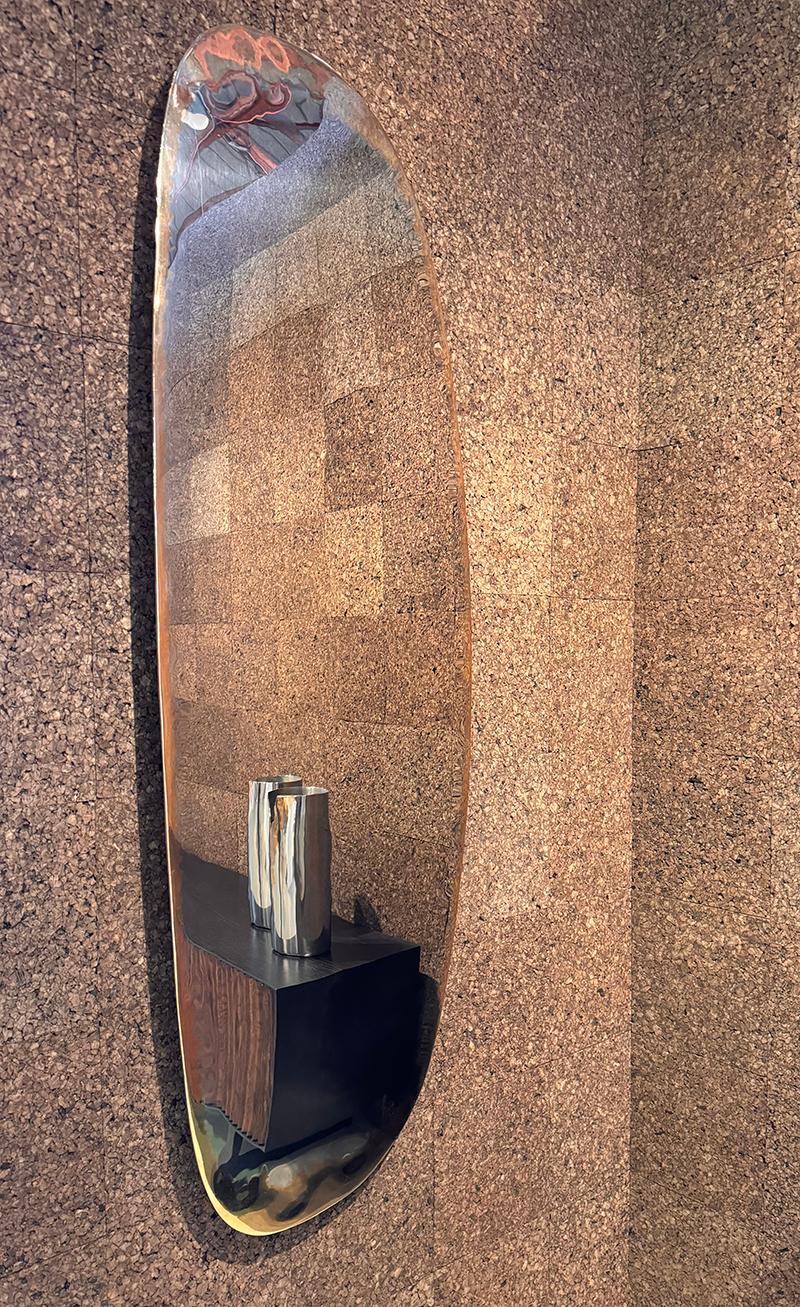 Moderno Specchio di transizione alto realizzato in acciaio inox lucido e bronzo in vendita