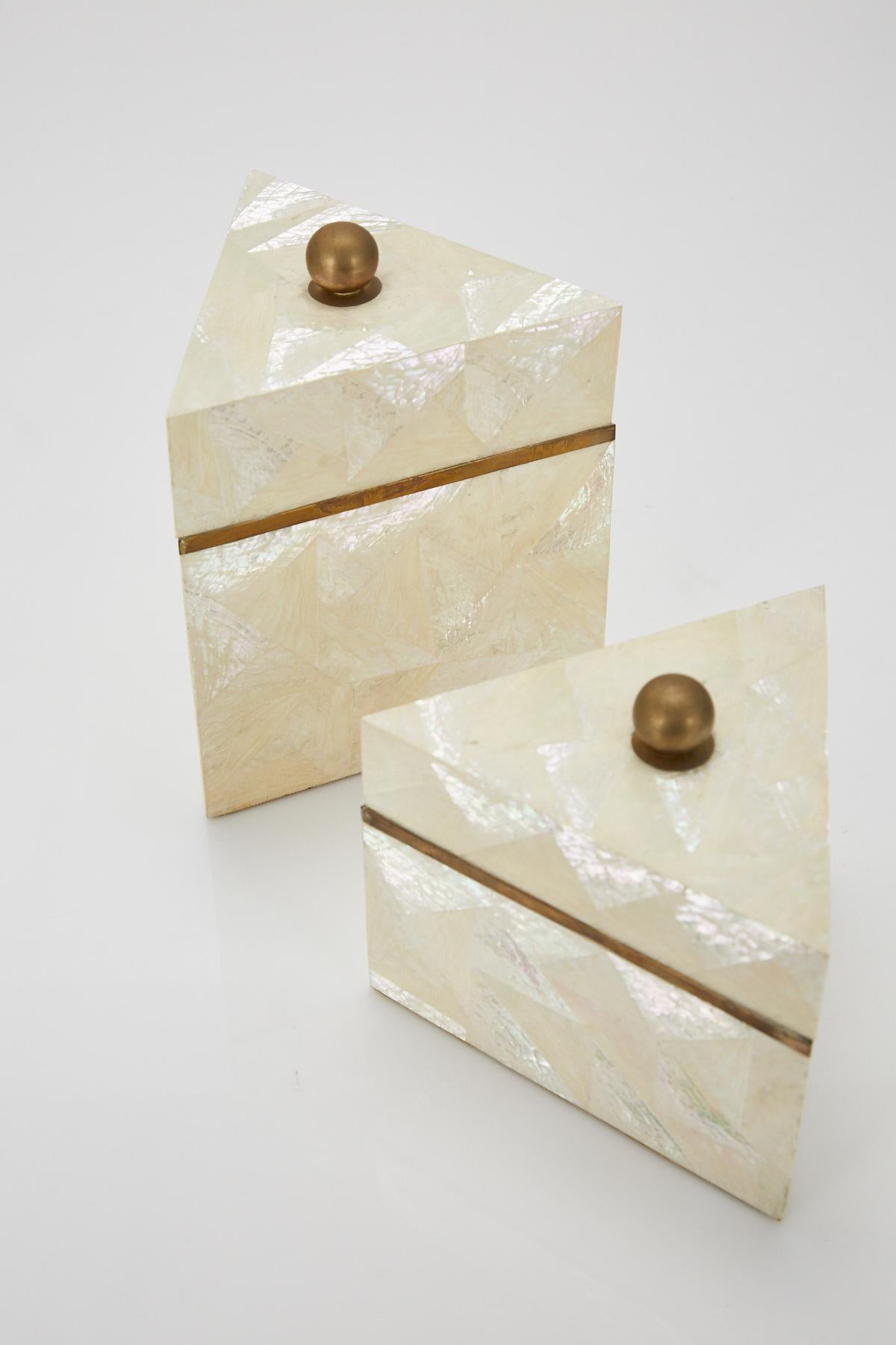 Tall Triangular Postmodern Tessellated Stone and Seashell Lidded Box, 1990s For Sale 5