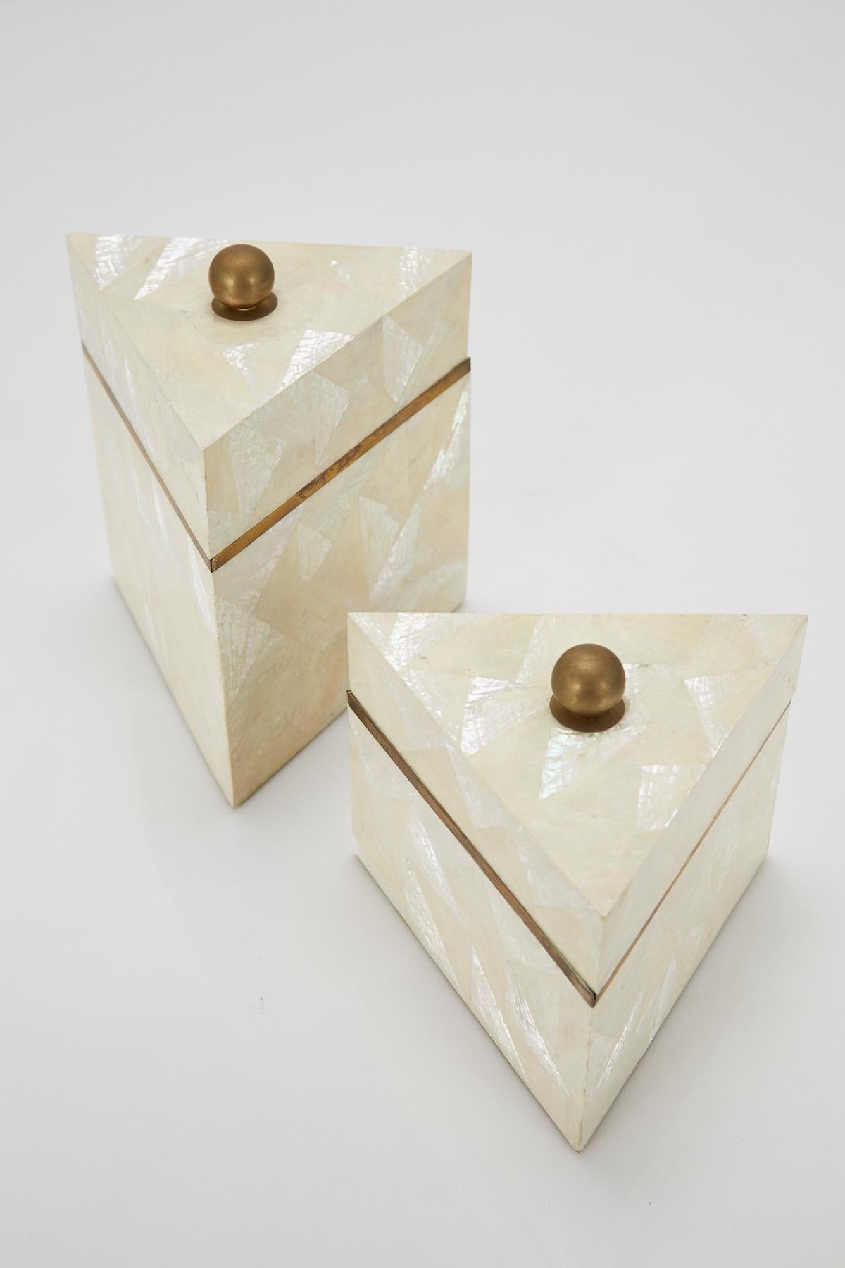 Tall Triangular Postmodern Tessellated Stone and Seashell Lidded Box, 1990s For Sale 6