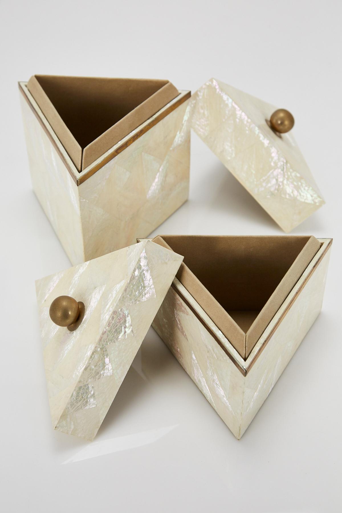 Tall Triangular Postmodern Tessellated Stone and Seashell Lidded Box, 1990s For Sale 8