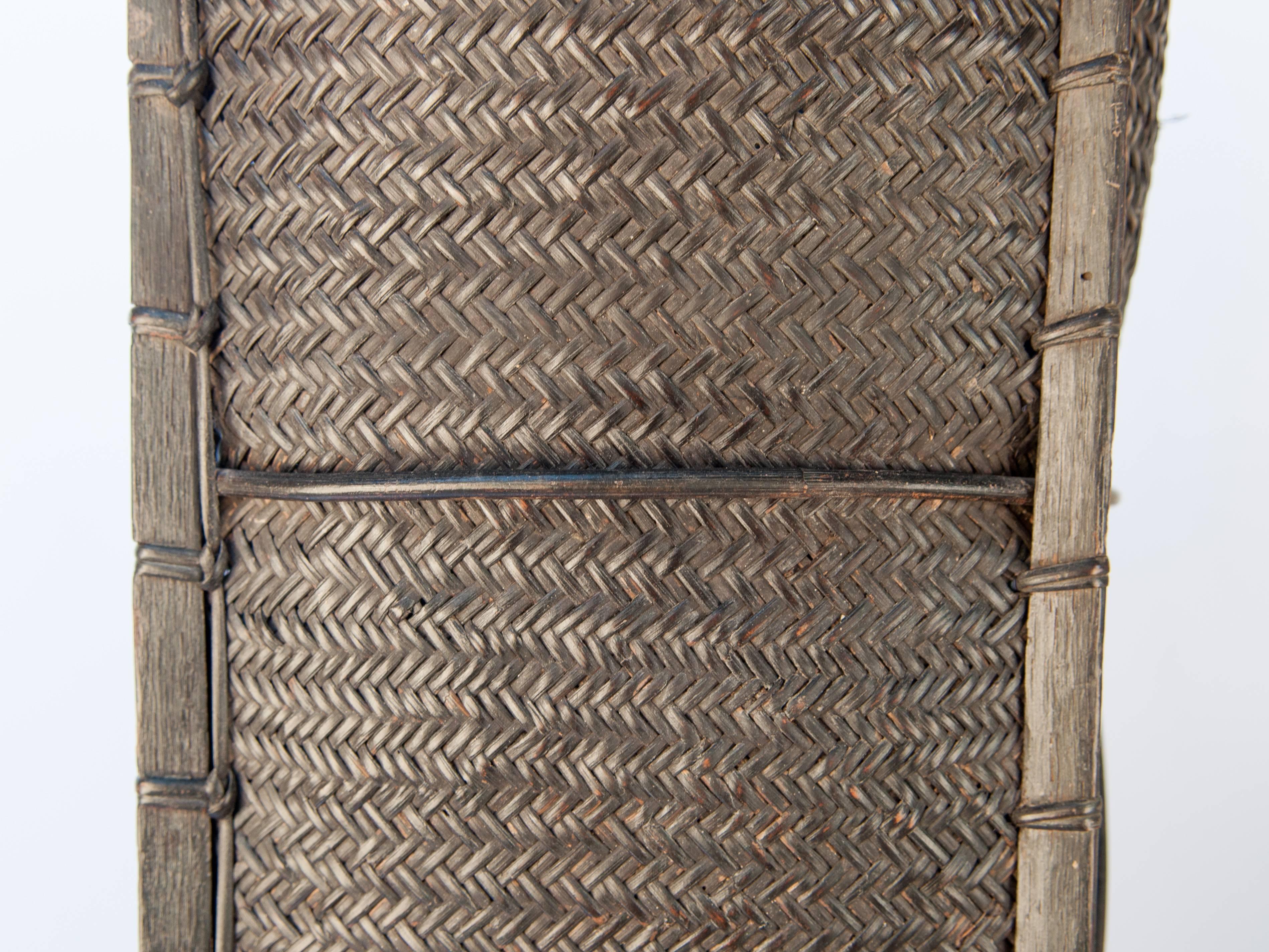 Tall Tribal Grain Storage Basket from Borneo, Mid-Late 20th Century In Fair Condition In Point Richmond, CA